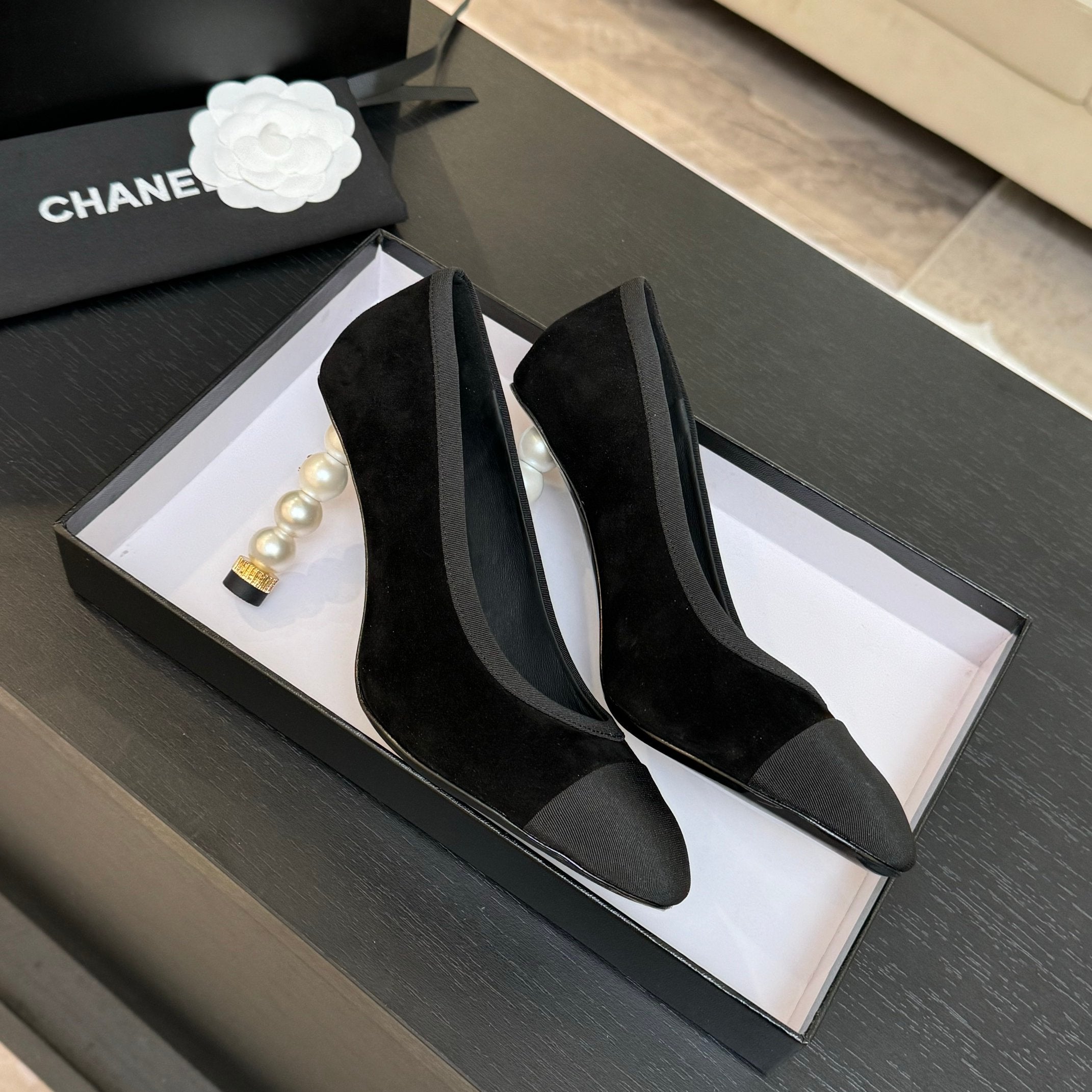 CHANEL 25S PUMP 85MM IN BLACK SUEDE AND FABRIC PEARL ACCENTS