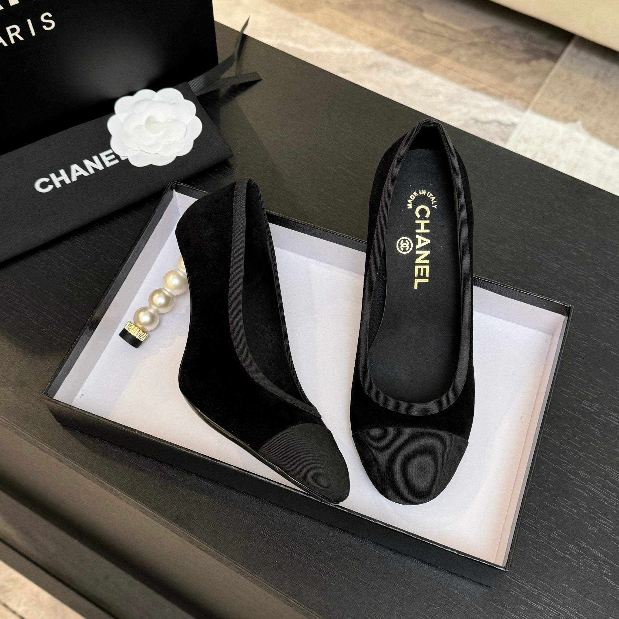 CHANEL 25S PUMP 85MM IN BLACK SUEDE AND FABRIC PEARL ACCENTS