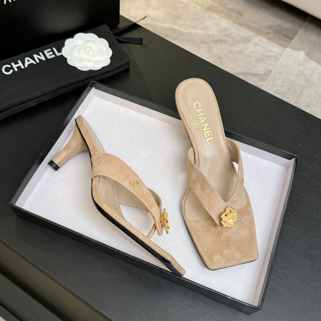 CHANEL 26S CAMELLIA THONG MULE IN BEIGE LAMBSKIN