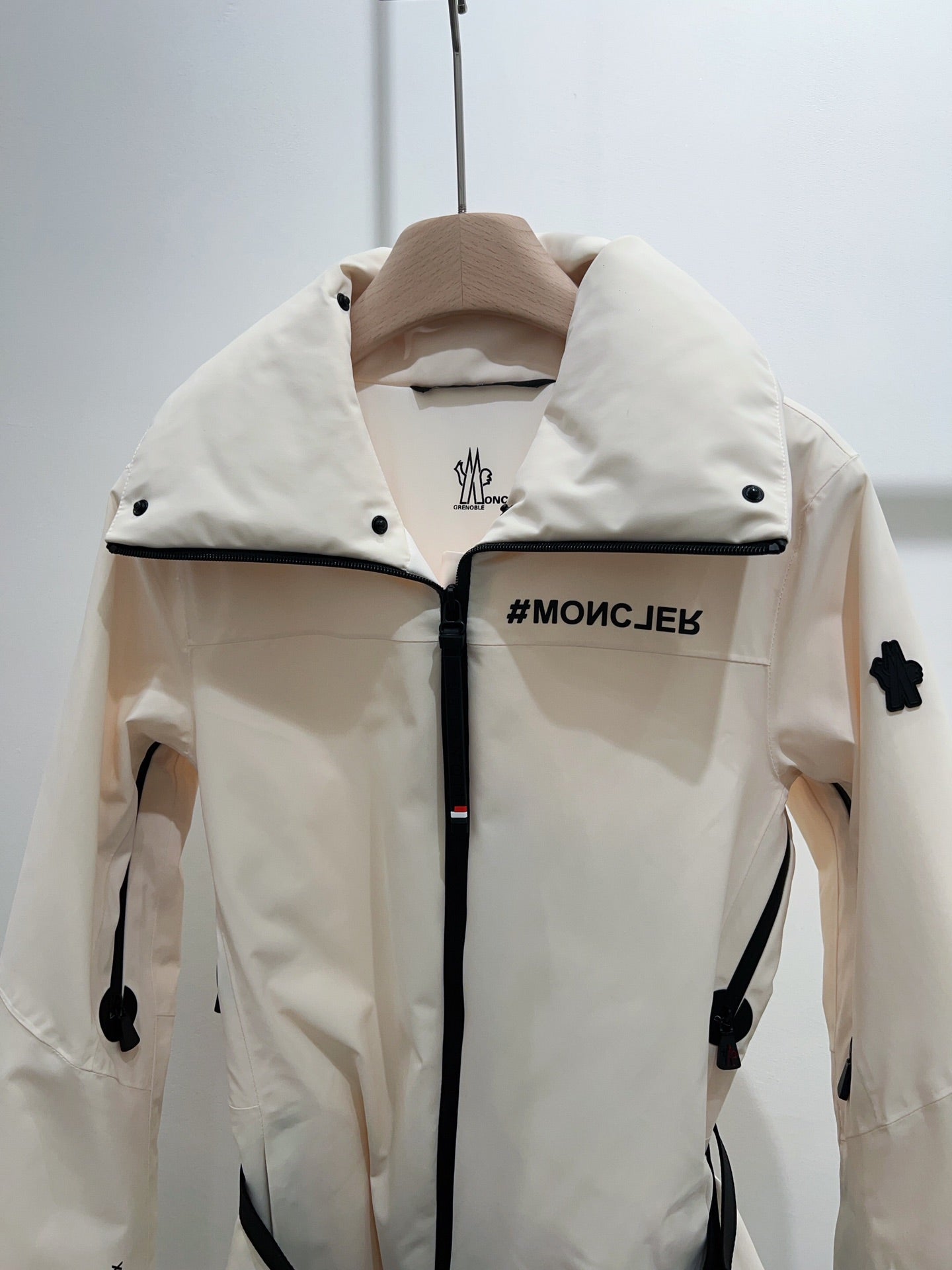 MONCLER 25S JACKET 286