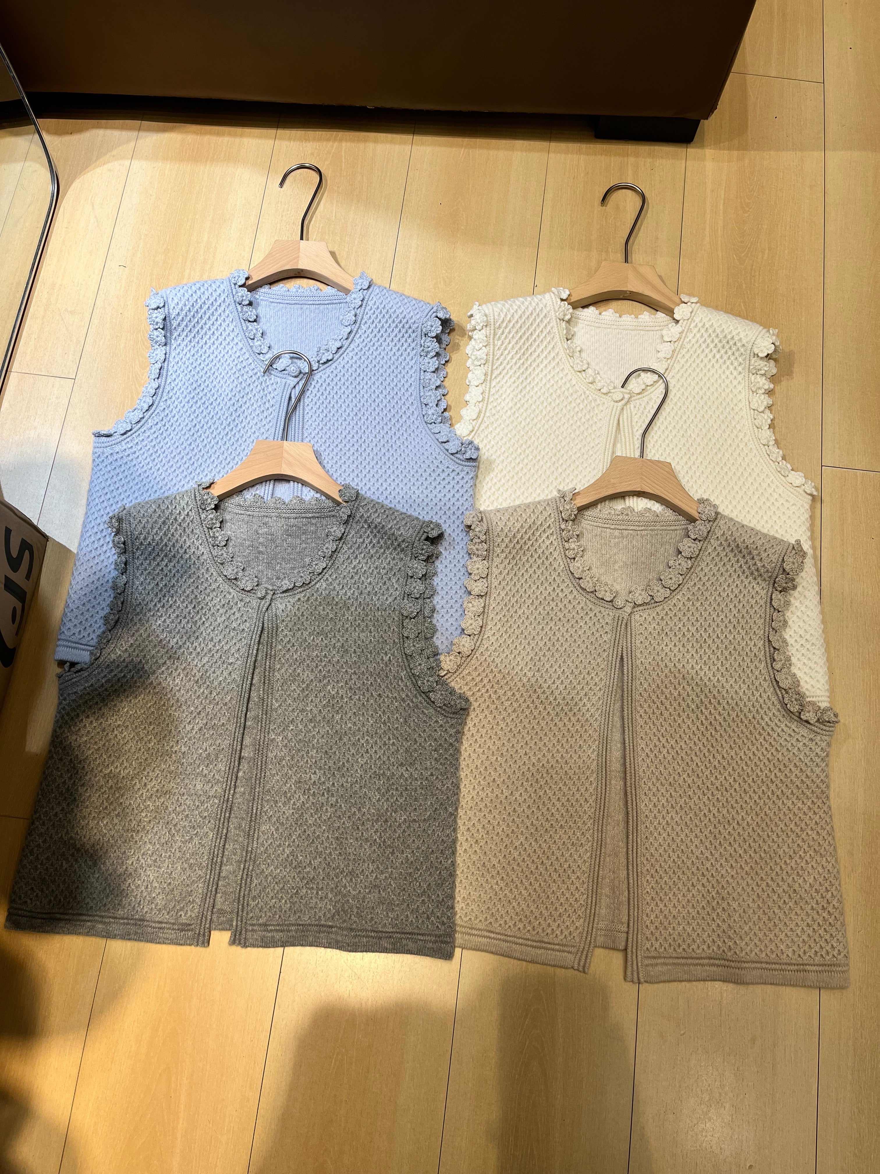 LP 26S LACE CASHMERE VEST 629