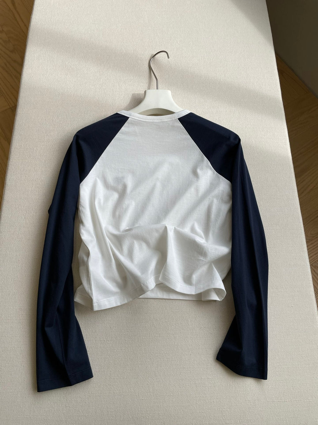 CELINE 26S CROPPED LONG-SLEEVE T-SHIRT 438