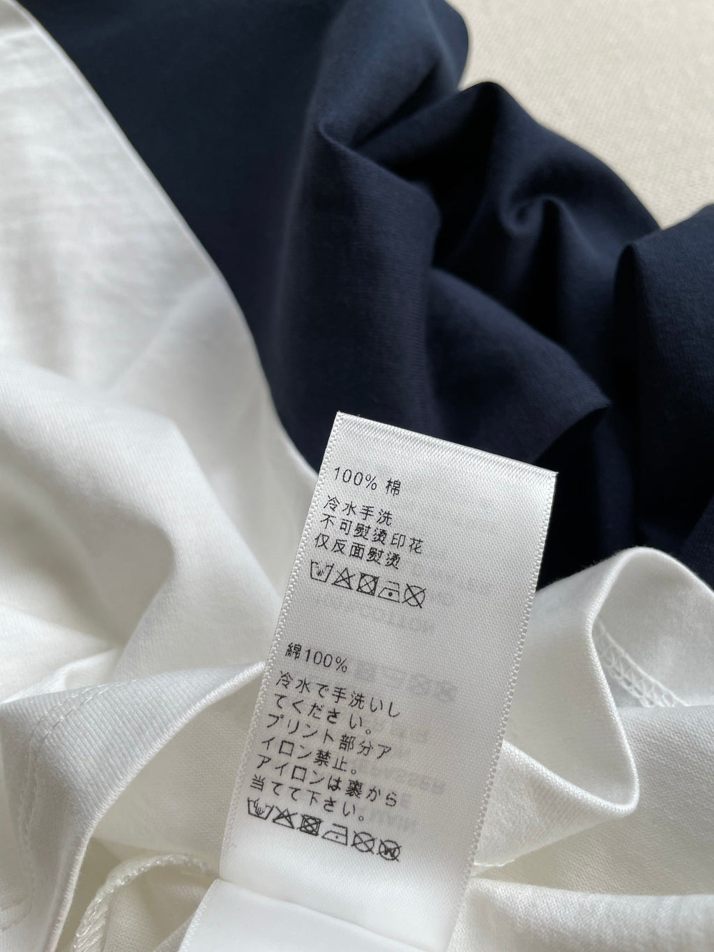 CELINE 26S CROPPED LONG-SLEEVE T-SHIRT 438