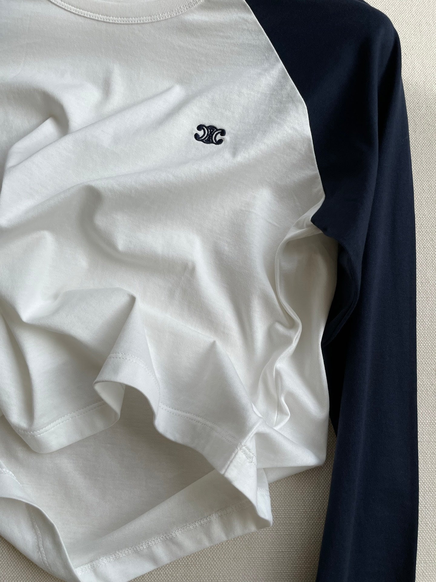 CELINE 26S CROPPED LONG-SLEEVE T-SHIRT 438