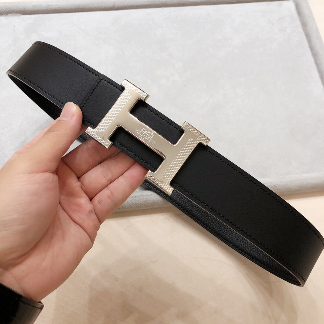 HM BELT BUCKLE & REVERSIBLE BLACK LEATHER STRAP 38 MM SILVER HARDWARE