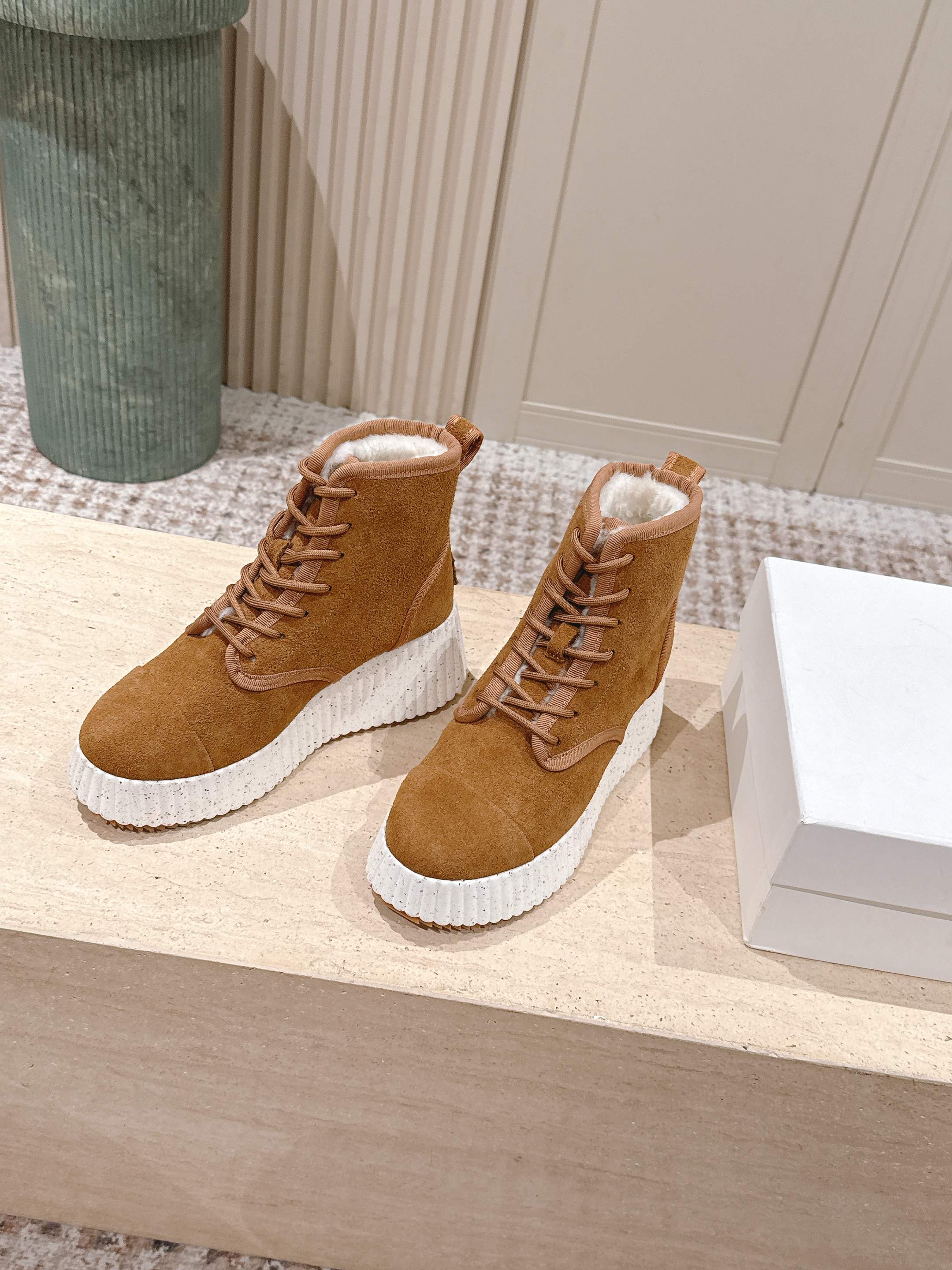 CHLOÉ 26S PLATFORM SOLE BOOTS 68 MM IN BROWN SUEDE