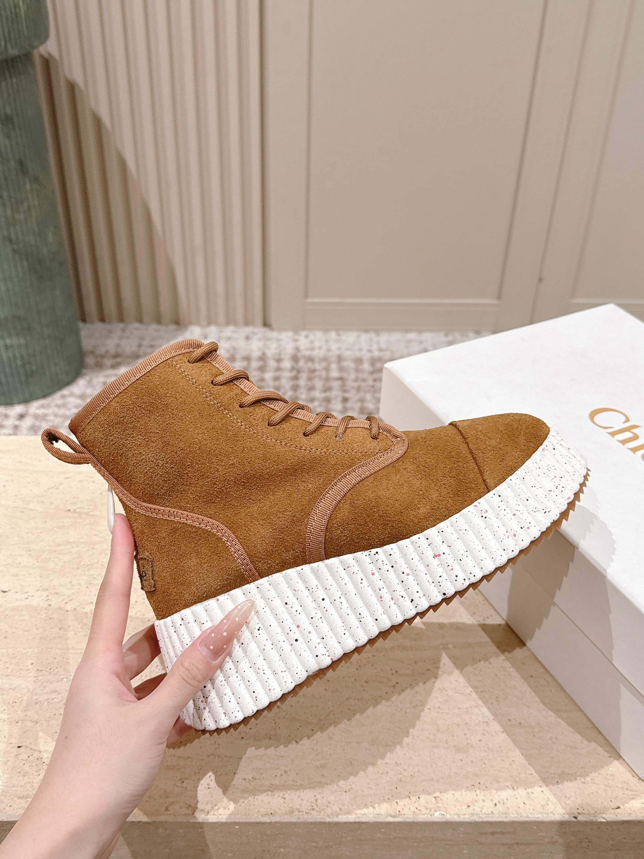 CHLOÉ 26S PLATFORM SOLE BOOTS 68 MM IN BROWN SUEDE