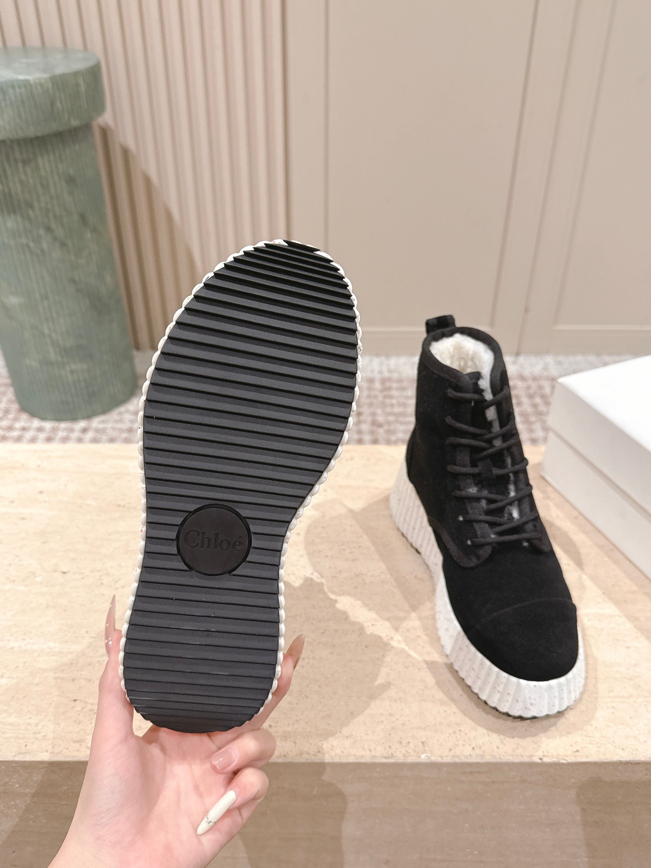 CHLOÉ 26S PLATFORM SOLE BOOTS 68 MM IN BLACK SUEDE