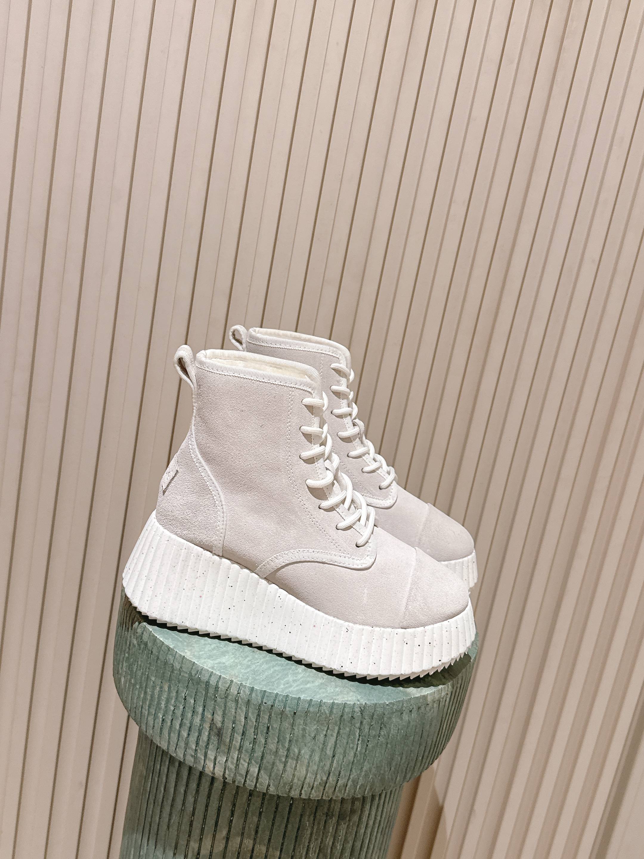 CHLOÉ 26S PLATFORM SOLE BOOTS 68 MM IN LIGHT BLUSH GRAY SUEDE