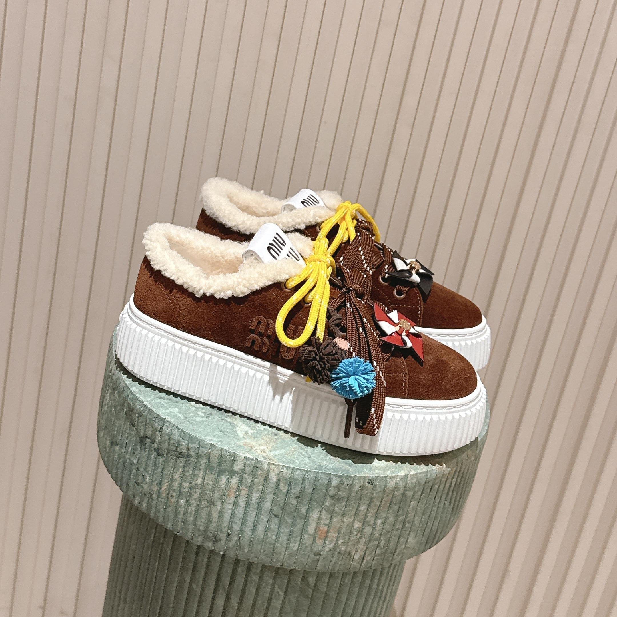 MIUMIU 25S SNEAKERS 50MM IN DARK BROWN SUEDE WITH SHEARLING