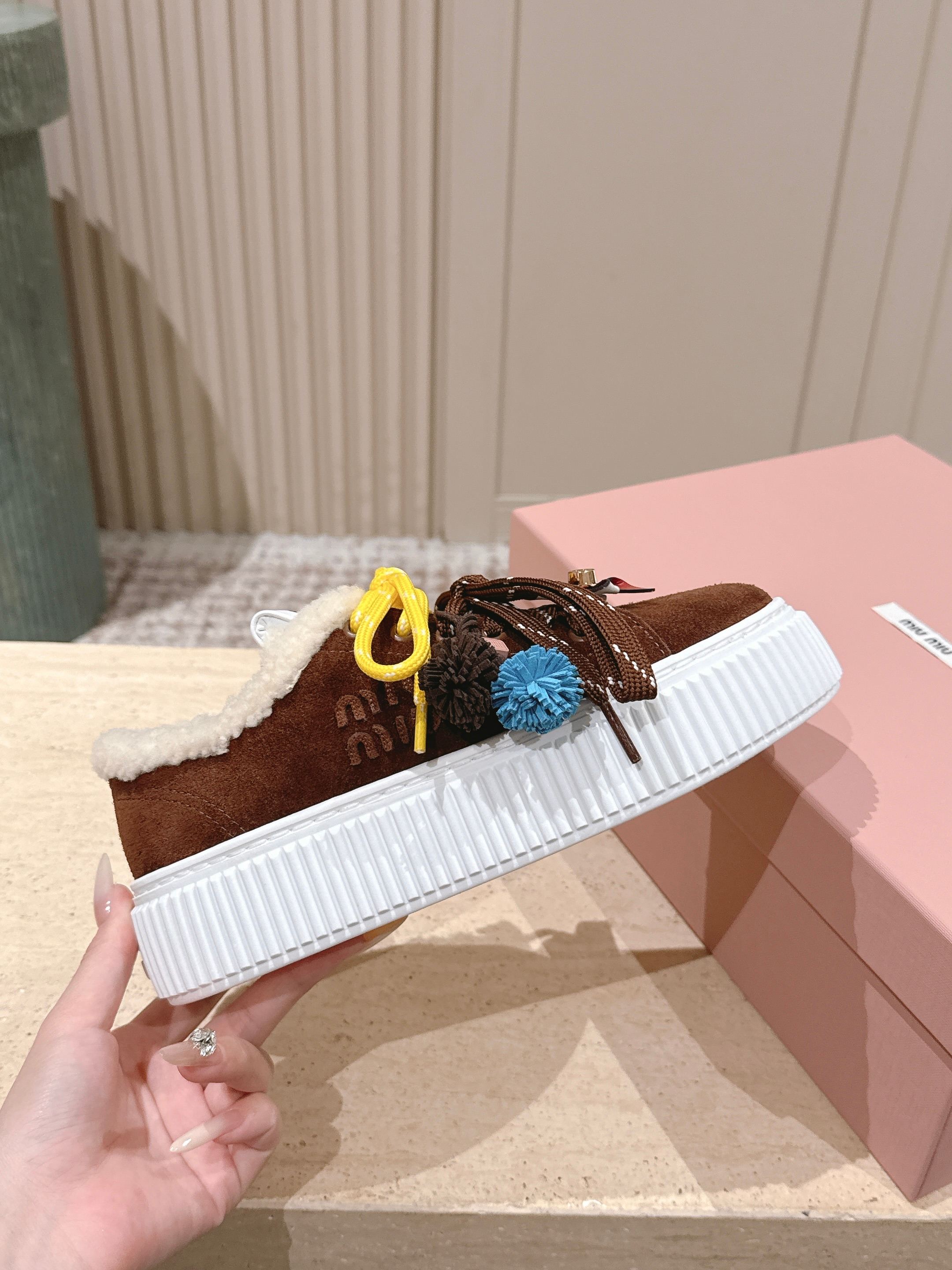 MIUMIU 25S SNEAKERS 50MM IN DARK BROWN SUEDE WITH SHEARLING