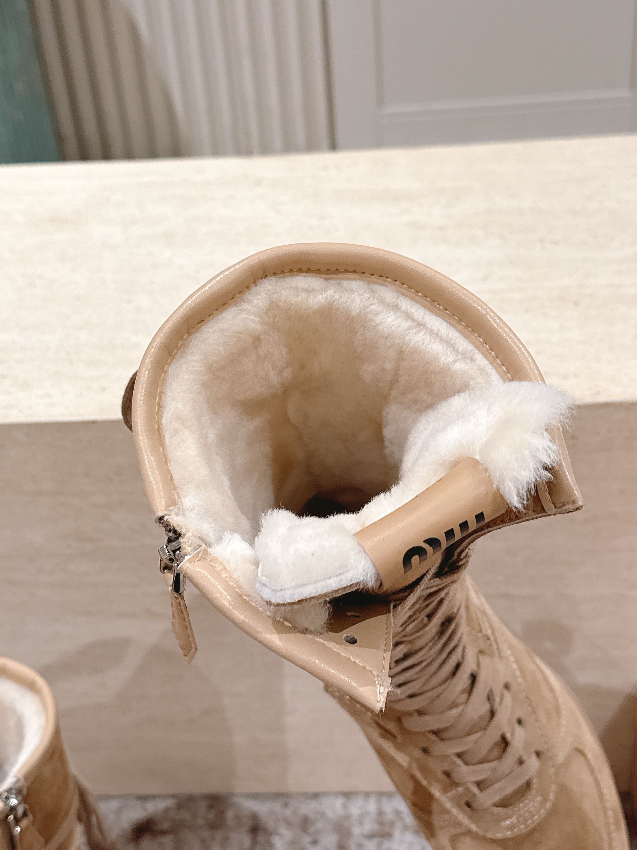 MIUMIU 25S ANKLE BOOTS IN LIGHT BROWN SUEDE WITH SHEARLING