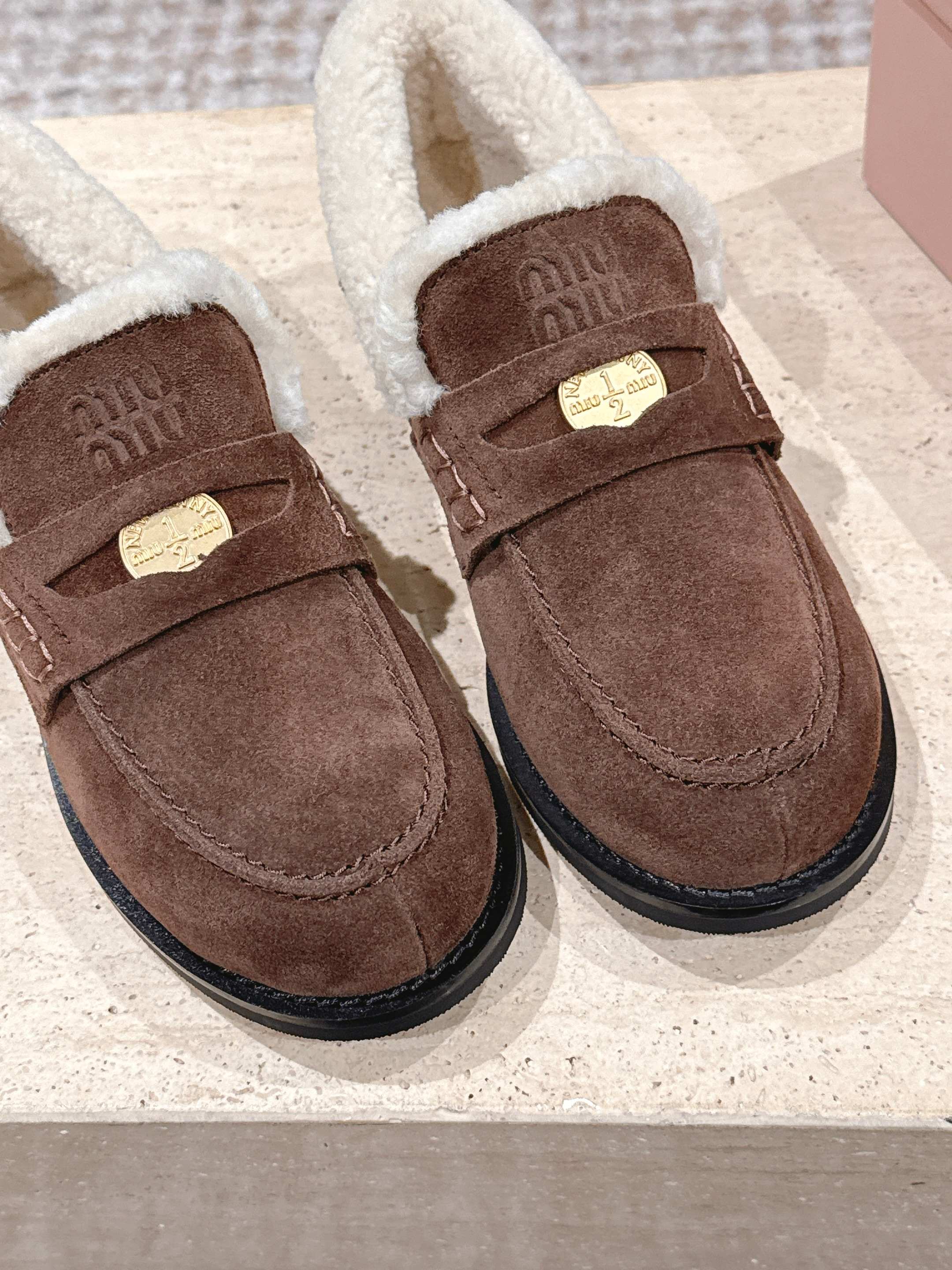 MIUMIU 25S PENNY LOAFERS 20MM IN DARK BROWN SUEDE WITH SHEARLING