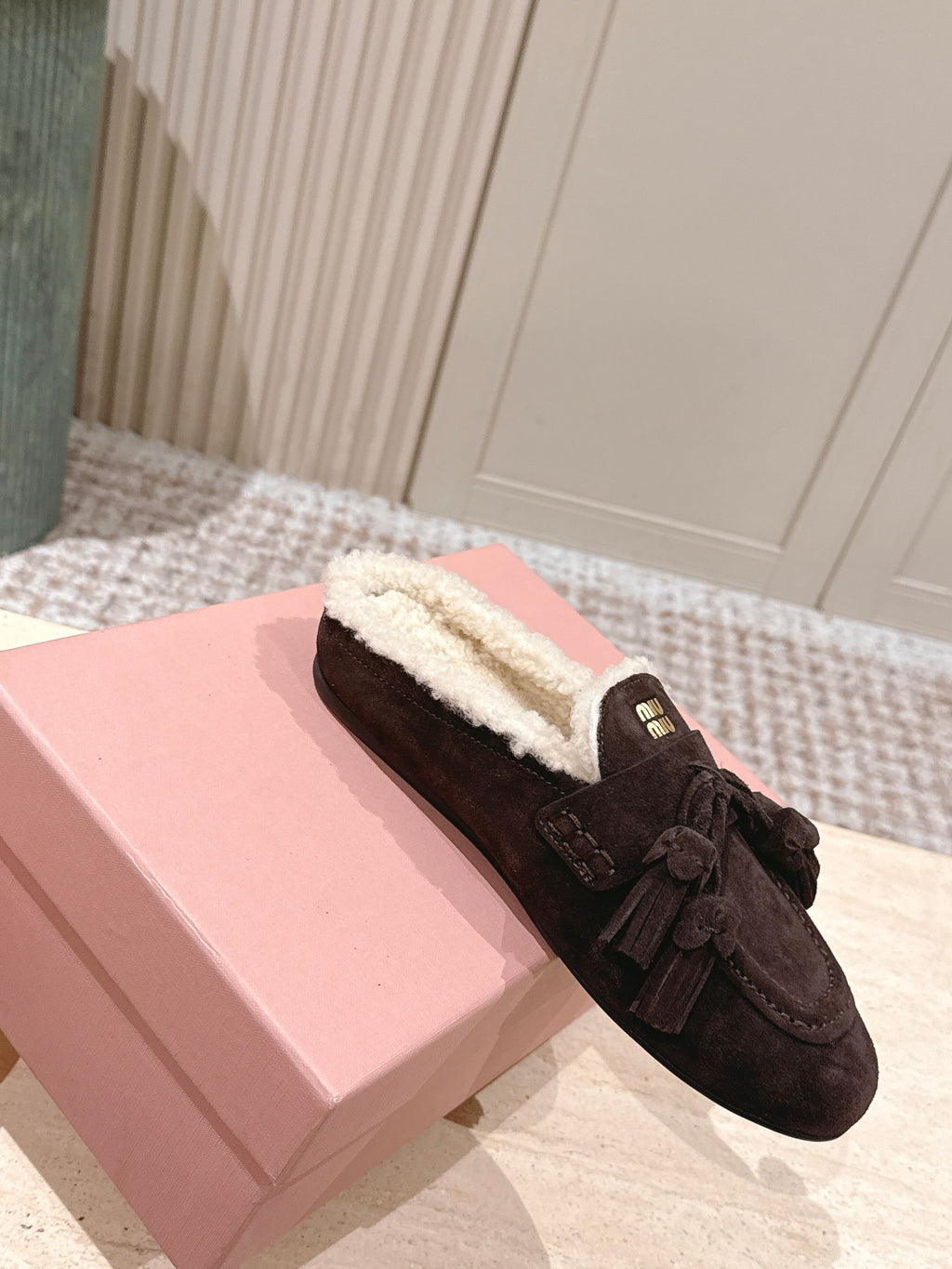 MIUMIU 25S MULES IN DARK BROWN SUEDE WITH SHEARLING