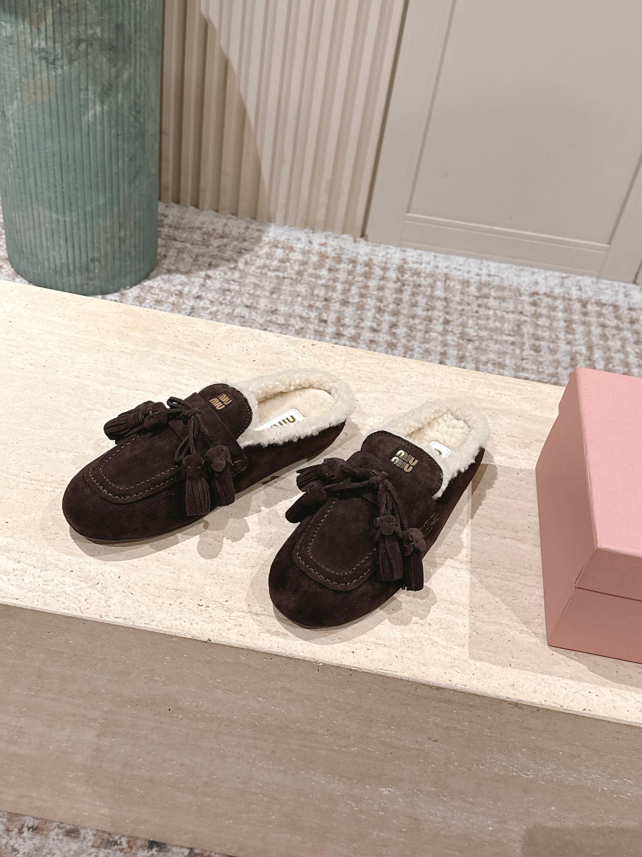 MIUMIU 25S MULES IN DARK BROWN SUEDE WITH SHEARLING