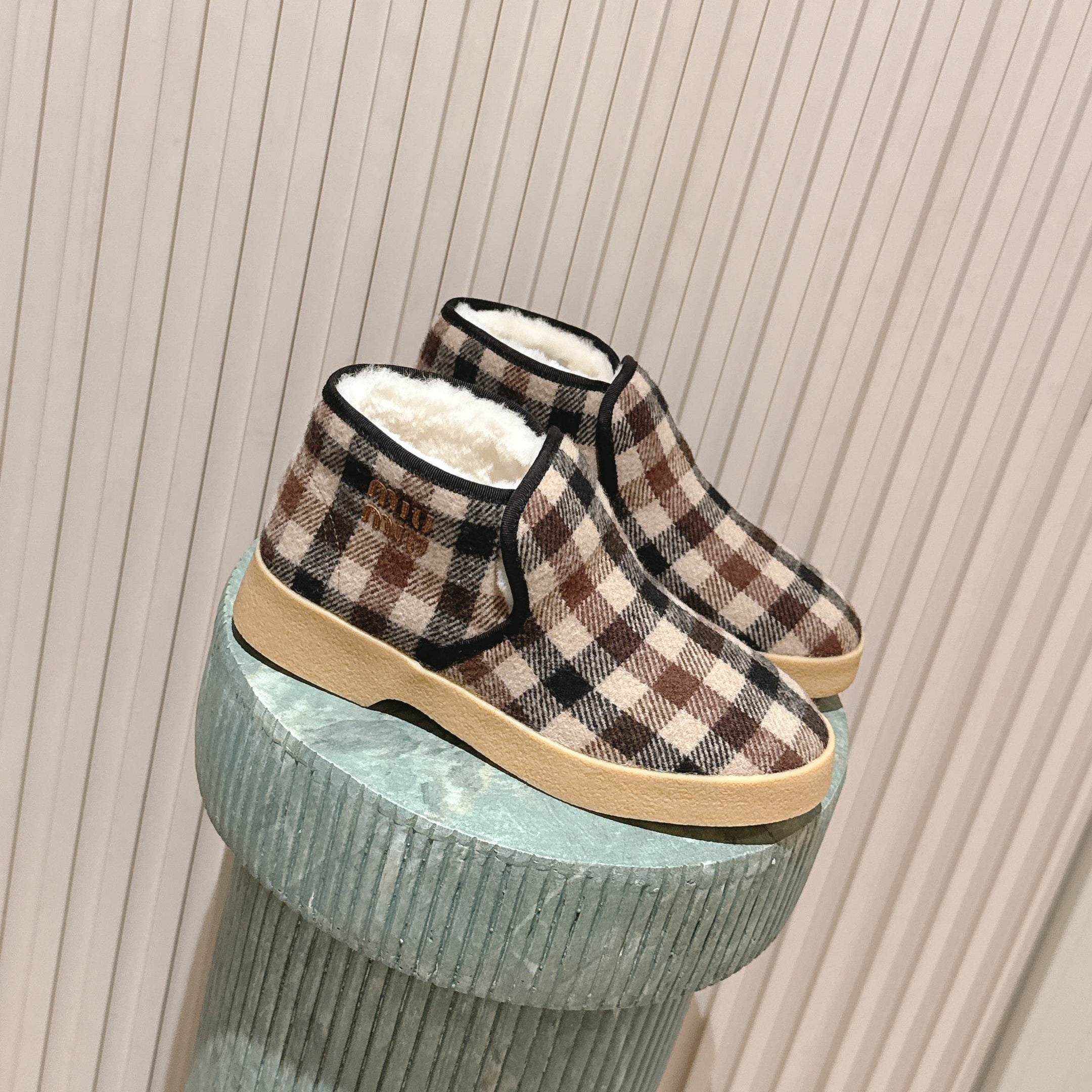 MIUMIU 25S SLIP-ON BOOTIES IN CAMEL BEIGE AND BLUE WOOL WITH SHEARLING