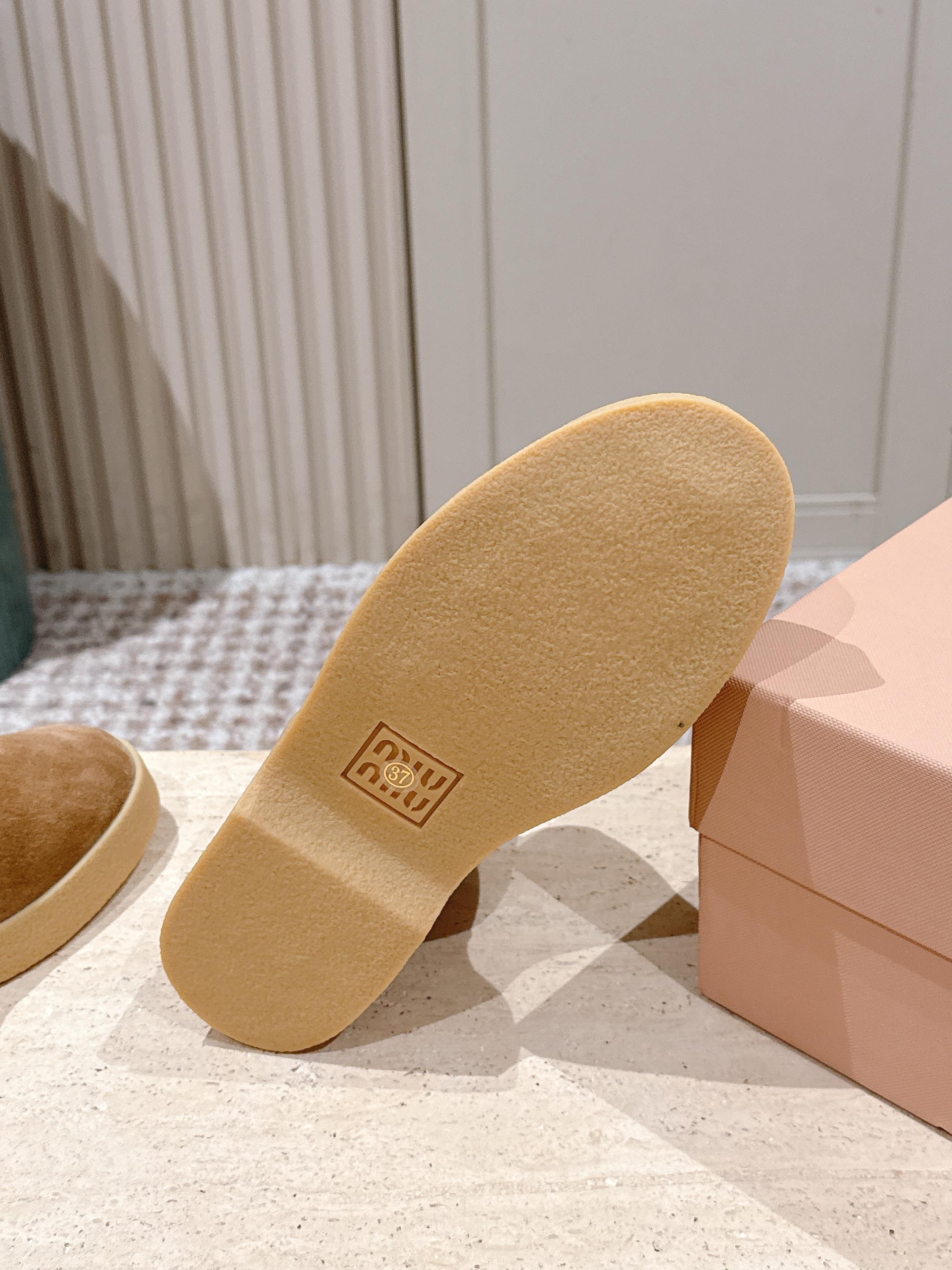 MIUMIU 25S SLIP-ON BOOTIES IN LIGHT BROWN SUEDE WITH FAUX SHEARLING