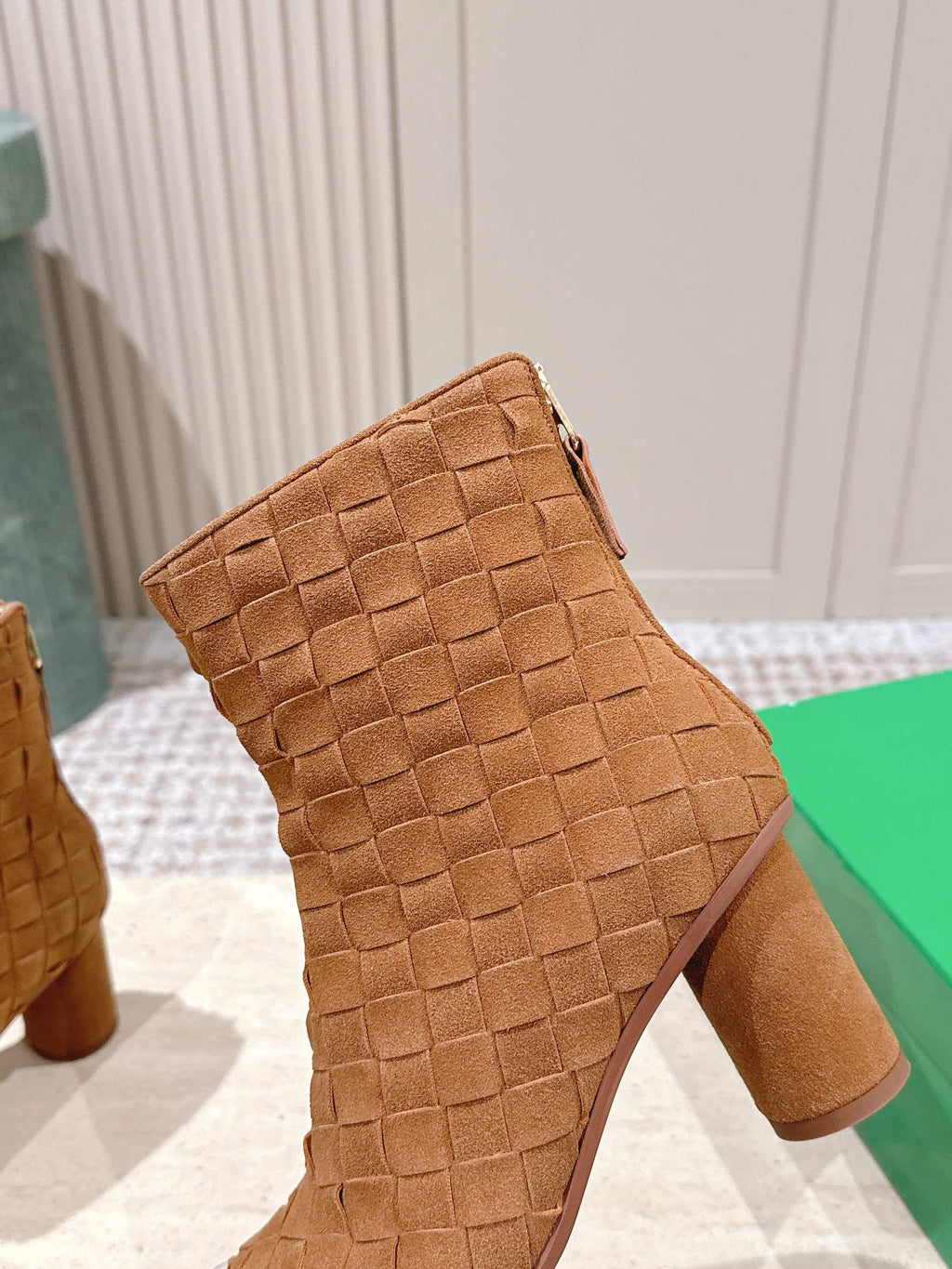 BOTTEGA VENETA 26S INTRECCIATO BOOTS 85 MM IN BROWN SUEDE
