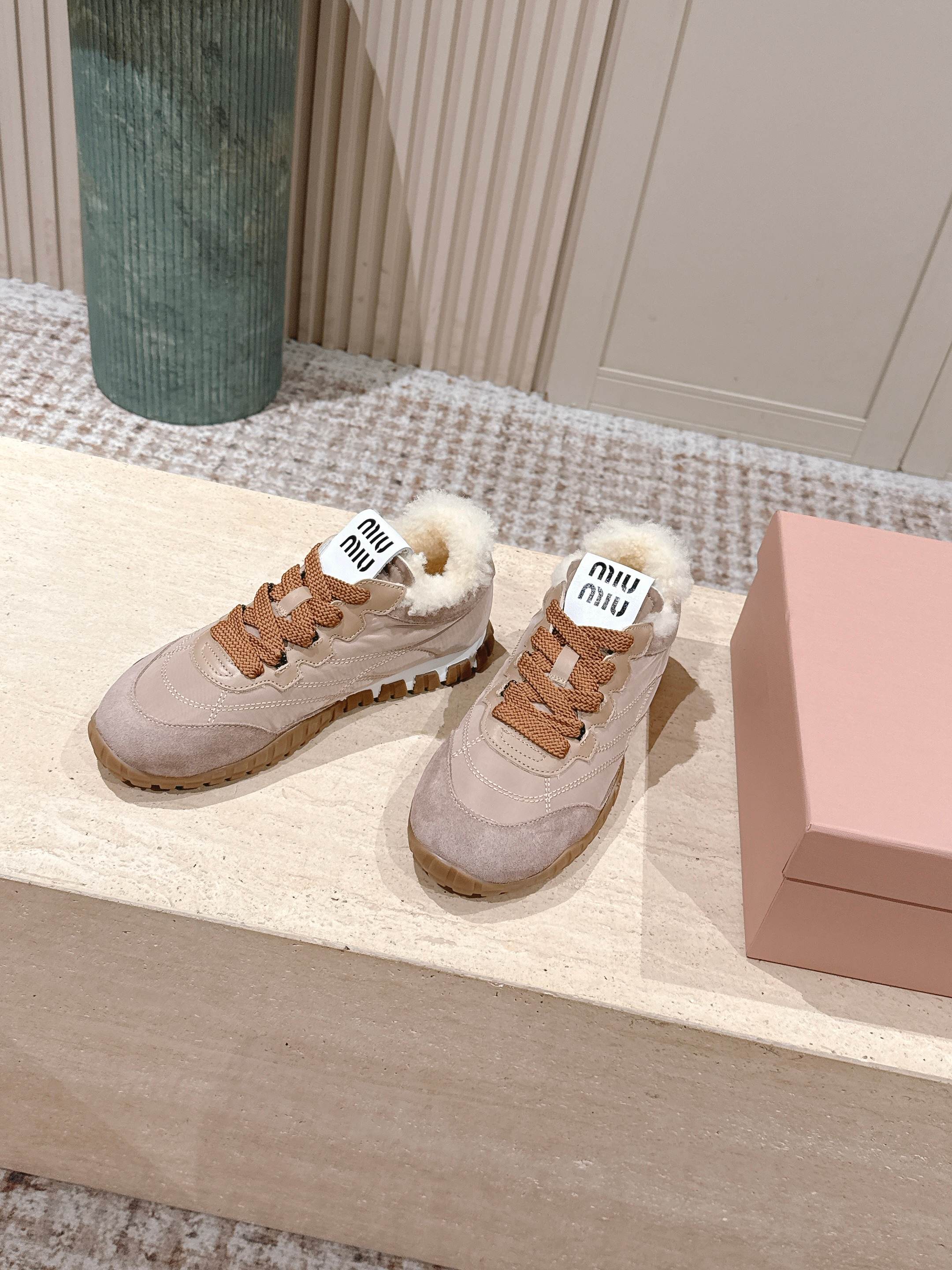 MIUMIU 25S SNEAKERS IN DARK ROSE TYRE TECHNICAL FABRIC AND SUEDE SHEARLING