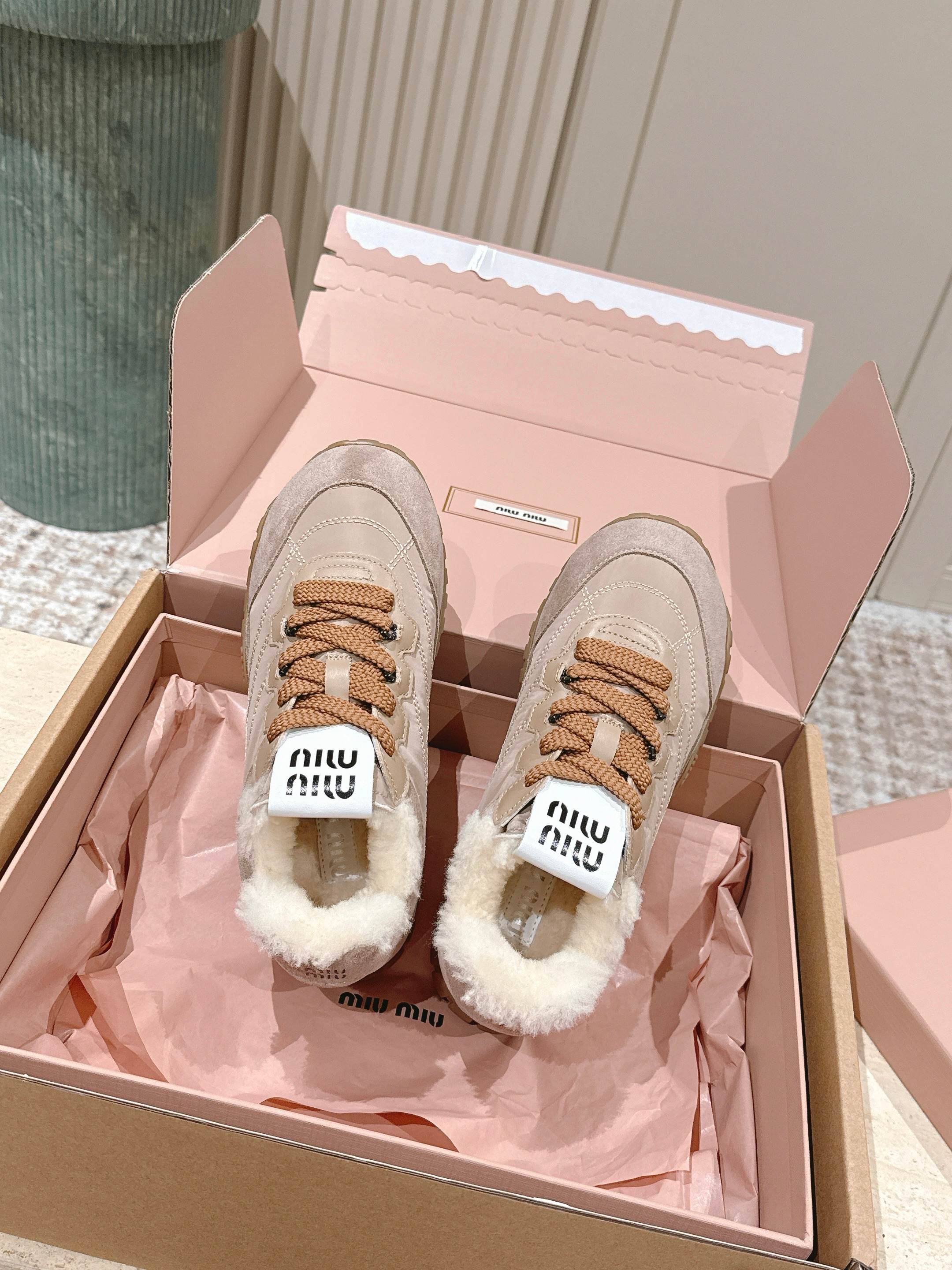 MIUMIU 25S SNEAKERS IN DARK ROSE TYRE TECHNICAL FABRIC AND SUEDE SHEARLING