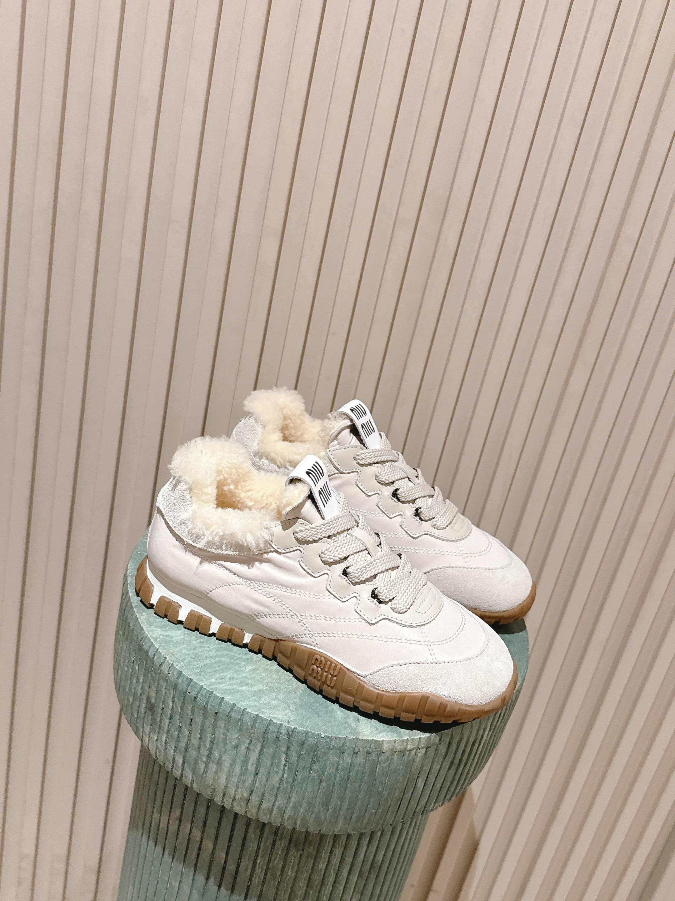 MIUMIU 25S SNEAKERS IN IVORY TYRE TECHNICAL FABRIC AND SUEDE SHEARLING