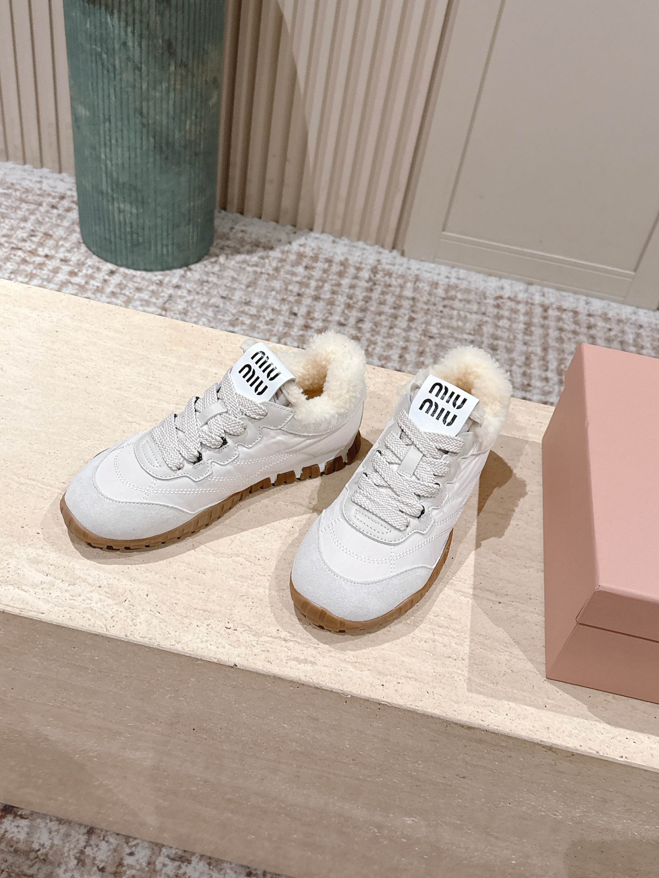 MIUMIU 25S SNEAKERS IN IVORY TYRE TECHNICAL FABRIC AND SUEDE SHEARLING