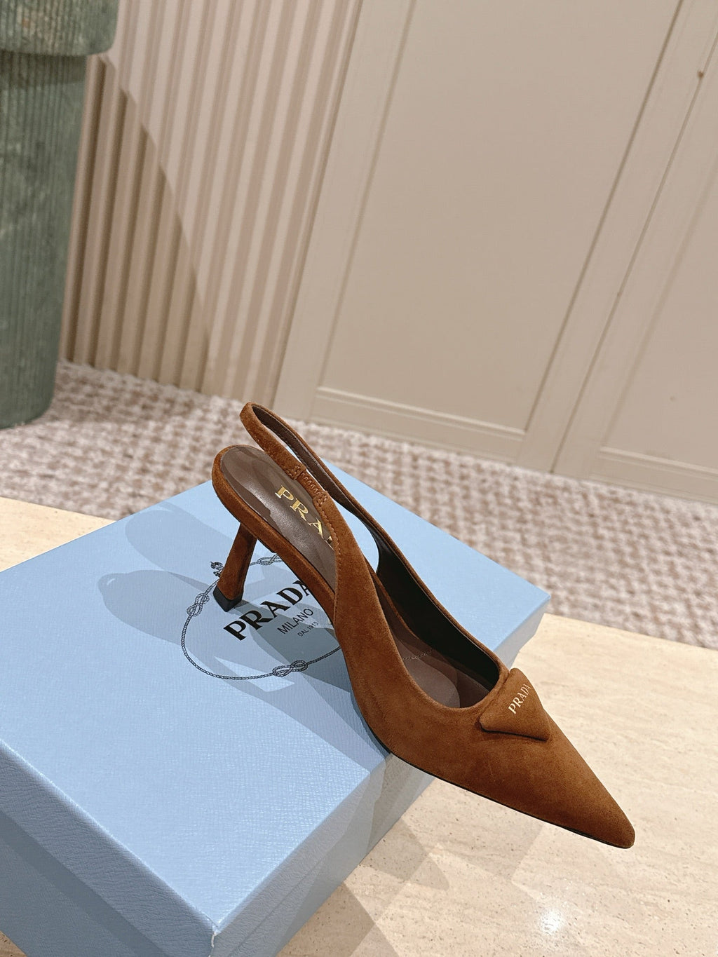 PRADA 26S POINTED-TOE SLINGBACK HEELS 75MM IN CARAMEL BROWN SUEDE WITH LOGO