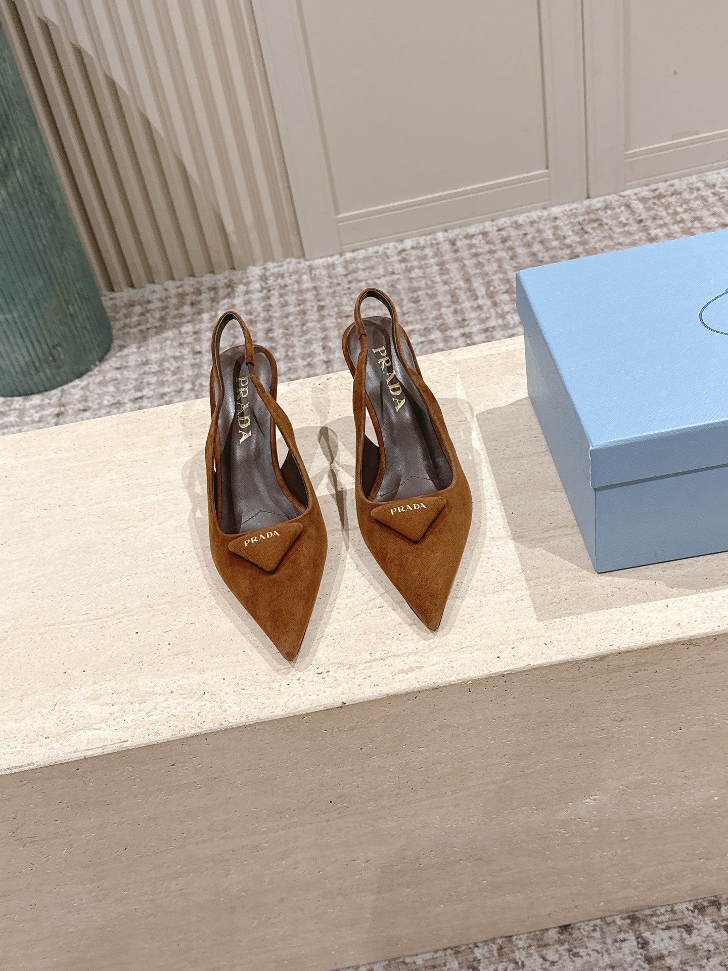 PRADA 26S POINTED-TOE SLINGBACK HEELS 75MM IN CARAMEL BROWN SUEDE WITH LOGO