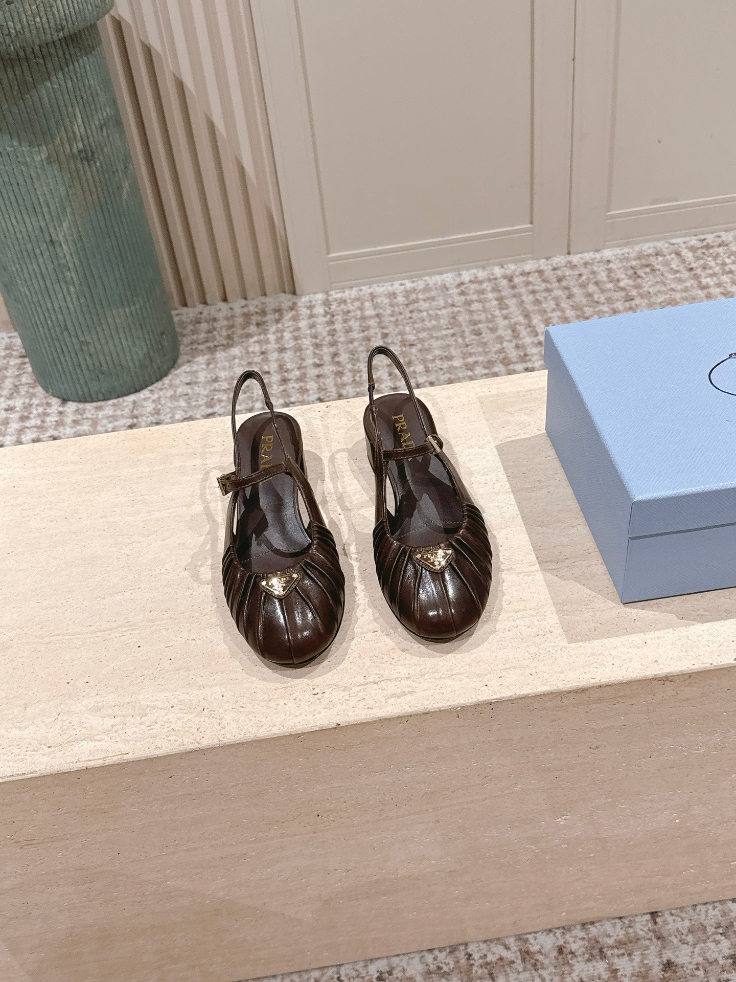 PRADA 26S SLINGBACK SANDALS 40MM IN DARK BROWN CALFSKIN WITH LOGO