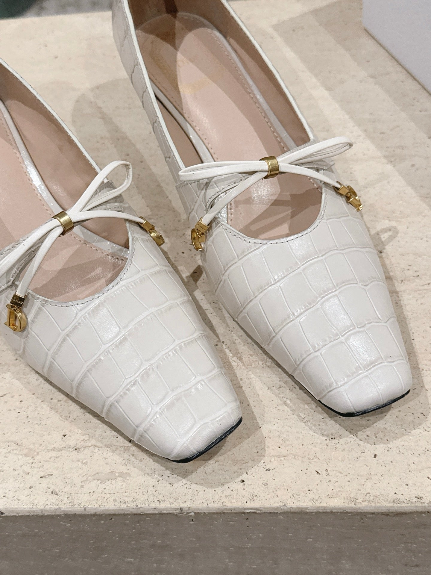 DIOR 26S MARY JANE KITTEN HEEL 40MM IN BEIGE CROCODILE EMBOSSED CALFSKIN