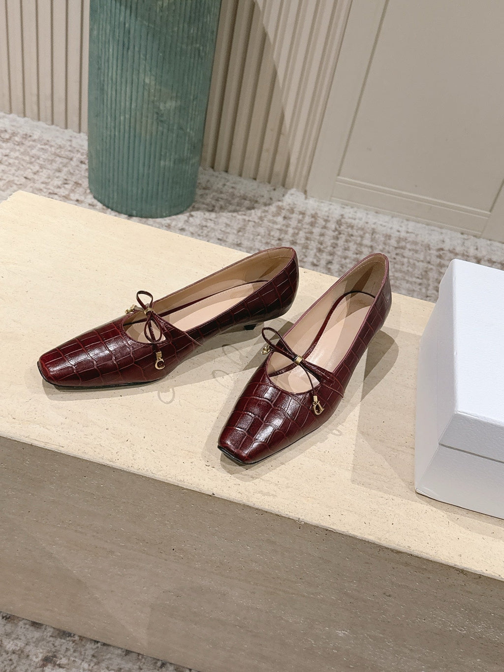 DIOR 26S MARY JANE KITTEN HEEL 40MM IN DARK RED CROCODILE EMBOSSED CALFSKIN