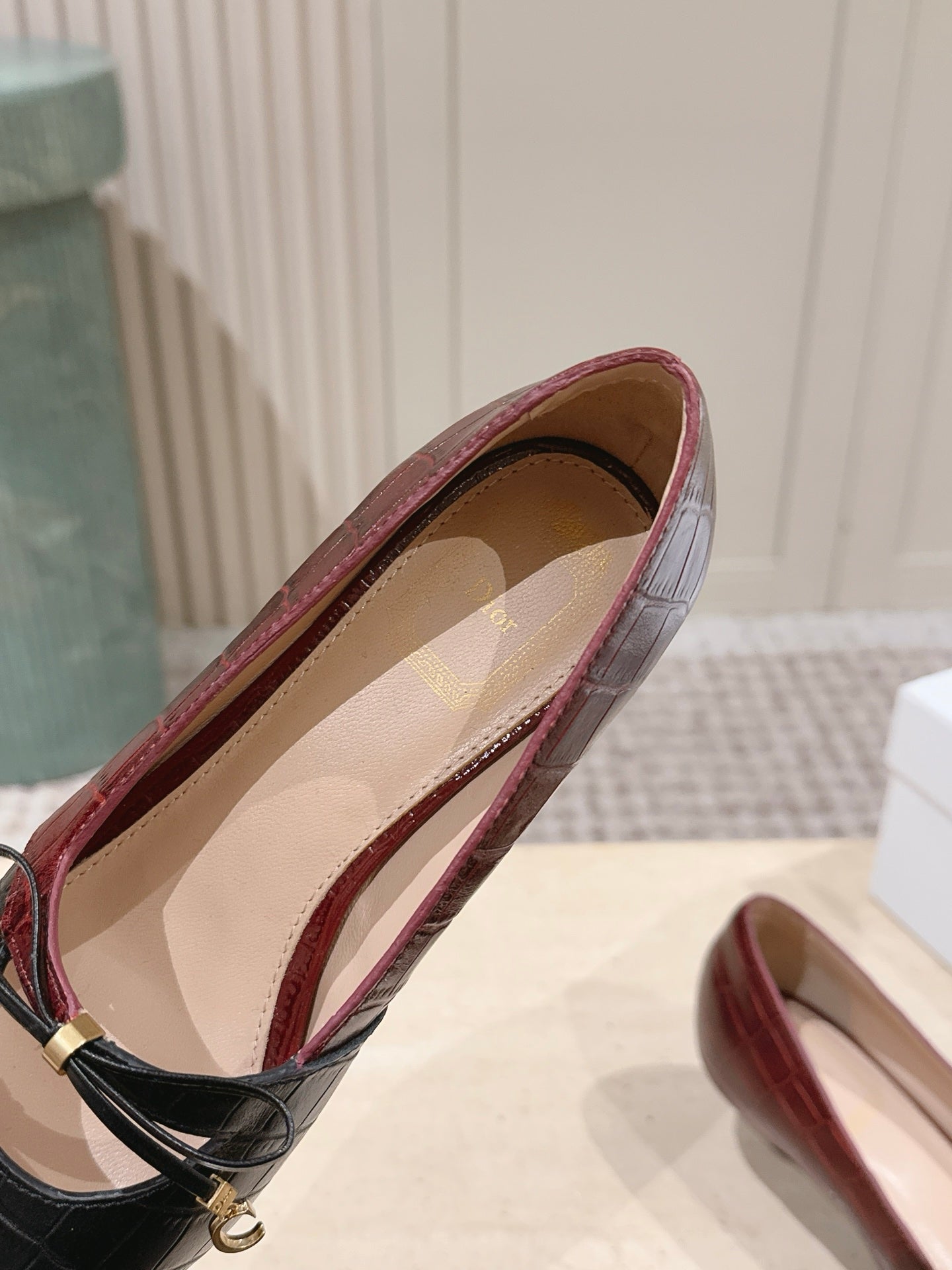 DIOR 26S MARY JANE 40MM IN BLACK AND RED CROCODILE EMBOSSED CALFSKIN KITTEN HEELS