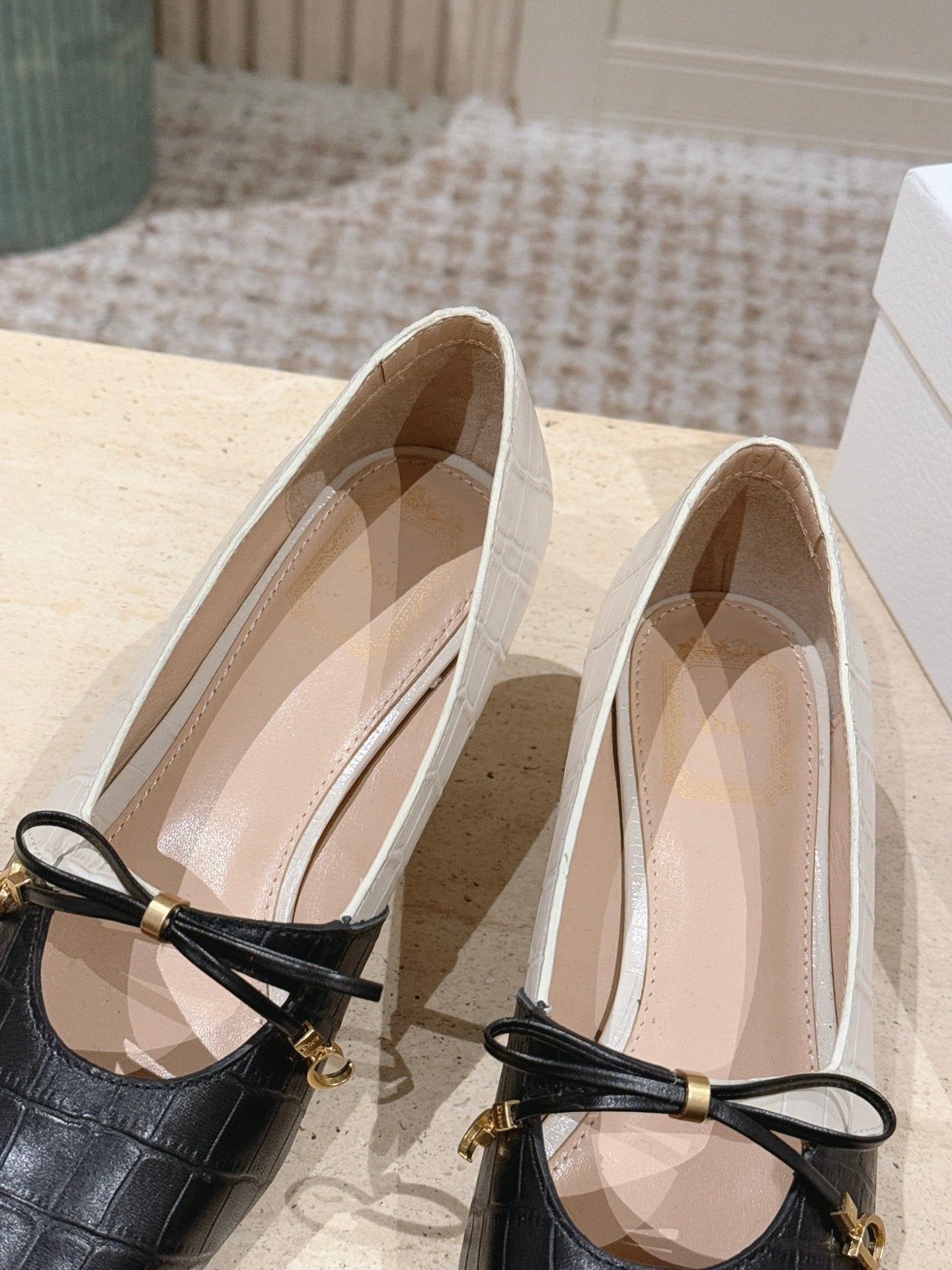 DIOR 26S MARY JANE 40MM IN BLACK AND WHITE CROCODILE EMBOSSED CALFSKIN KITTEN HEELS