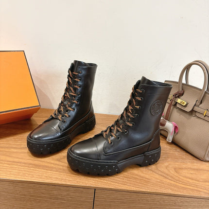 HM 26S LACE-UP ANKLE BOOTS IN BLACK LAMBSKIN