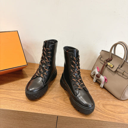 HM 26S LACE-UP ANKLE BOOTS IN BLACK LAMBSKIN