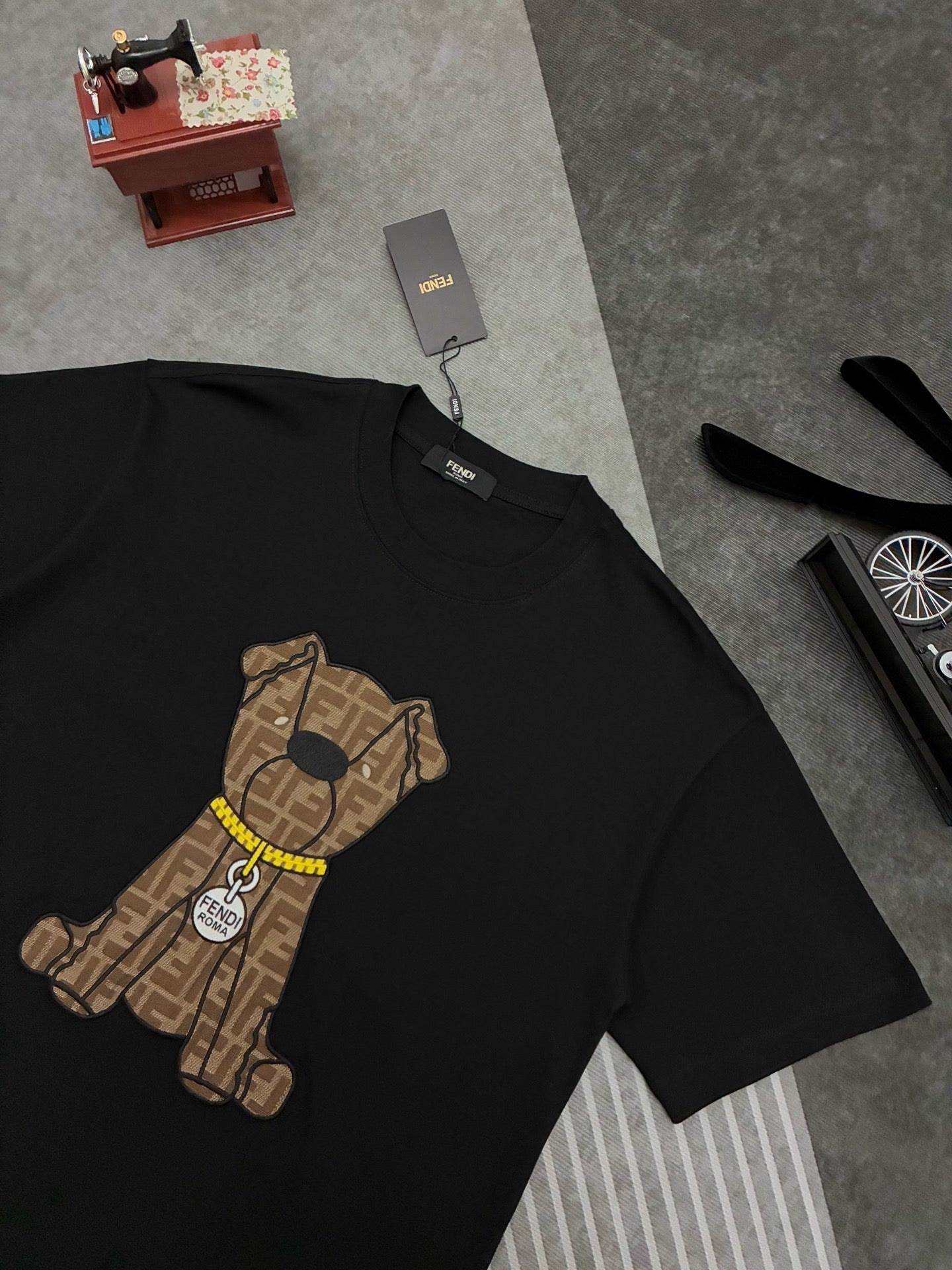 FENDI 26S SHORT SLEEVE T-SHIRT 066