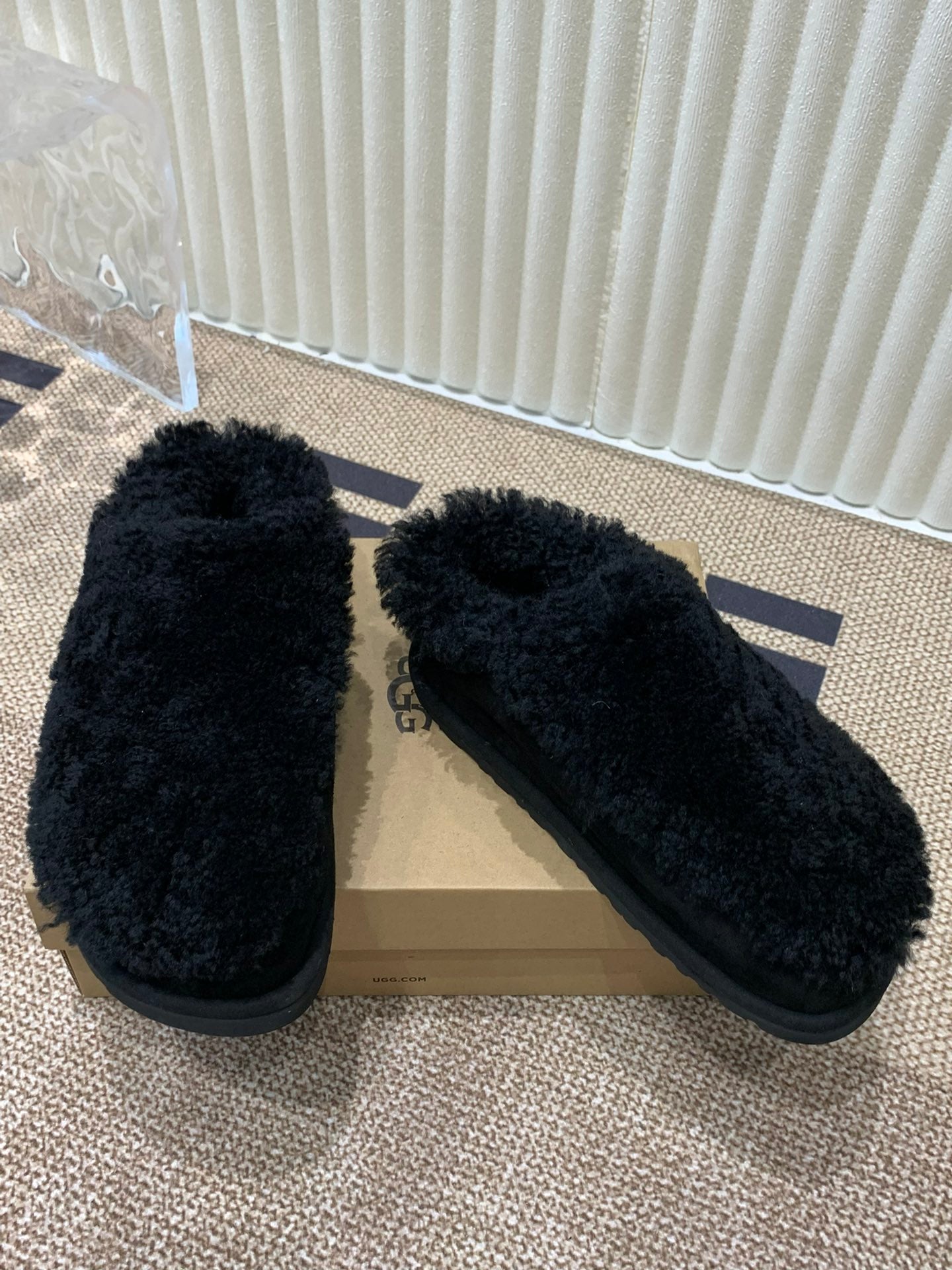 TASMAN MAXI CURLY IN BLACK SUEDE AND SHEARLING