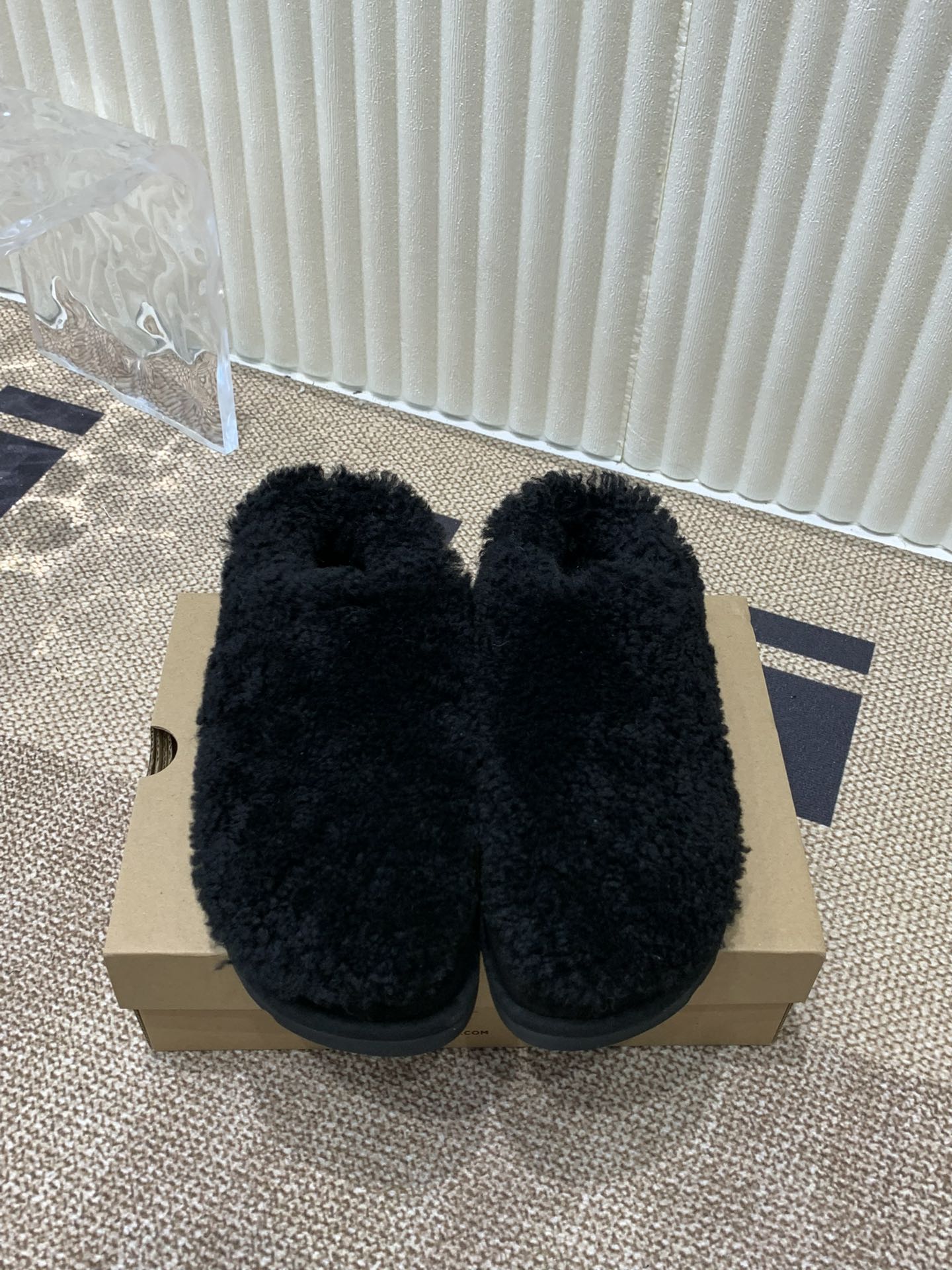 TASMAN MAXI CURLY IN BLACK SUEDE AND SHEARLING
