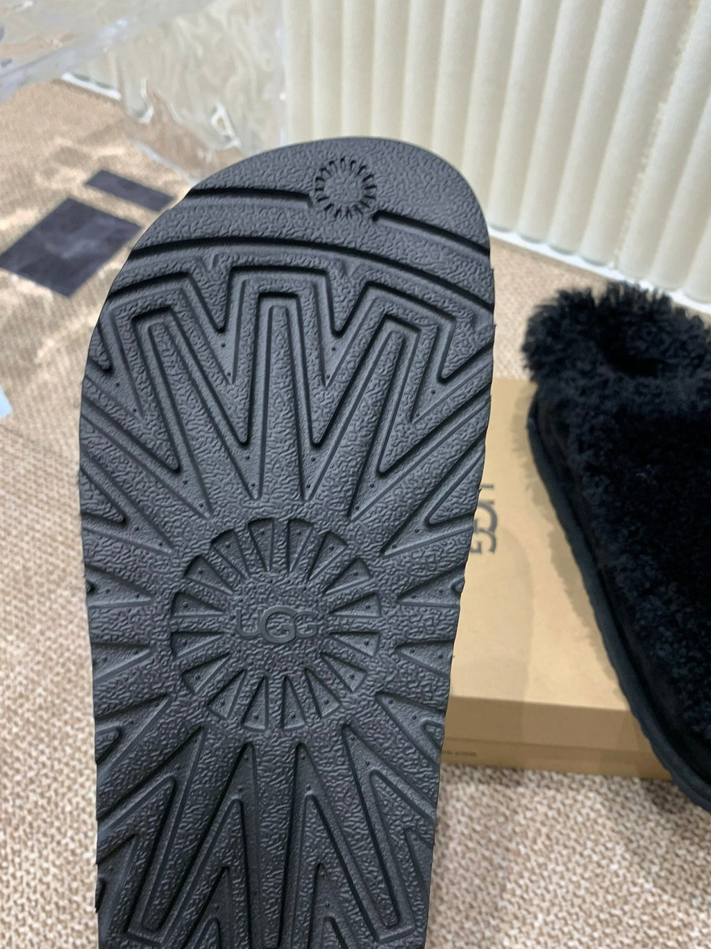 TASMAN MAXI CURLY IN BLACK SUEDE AND SHEARLING