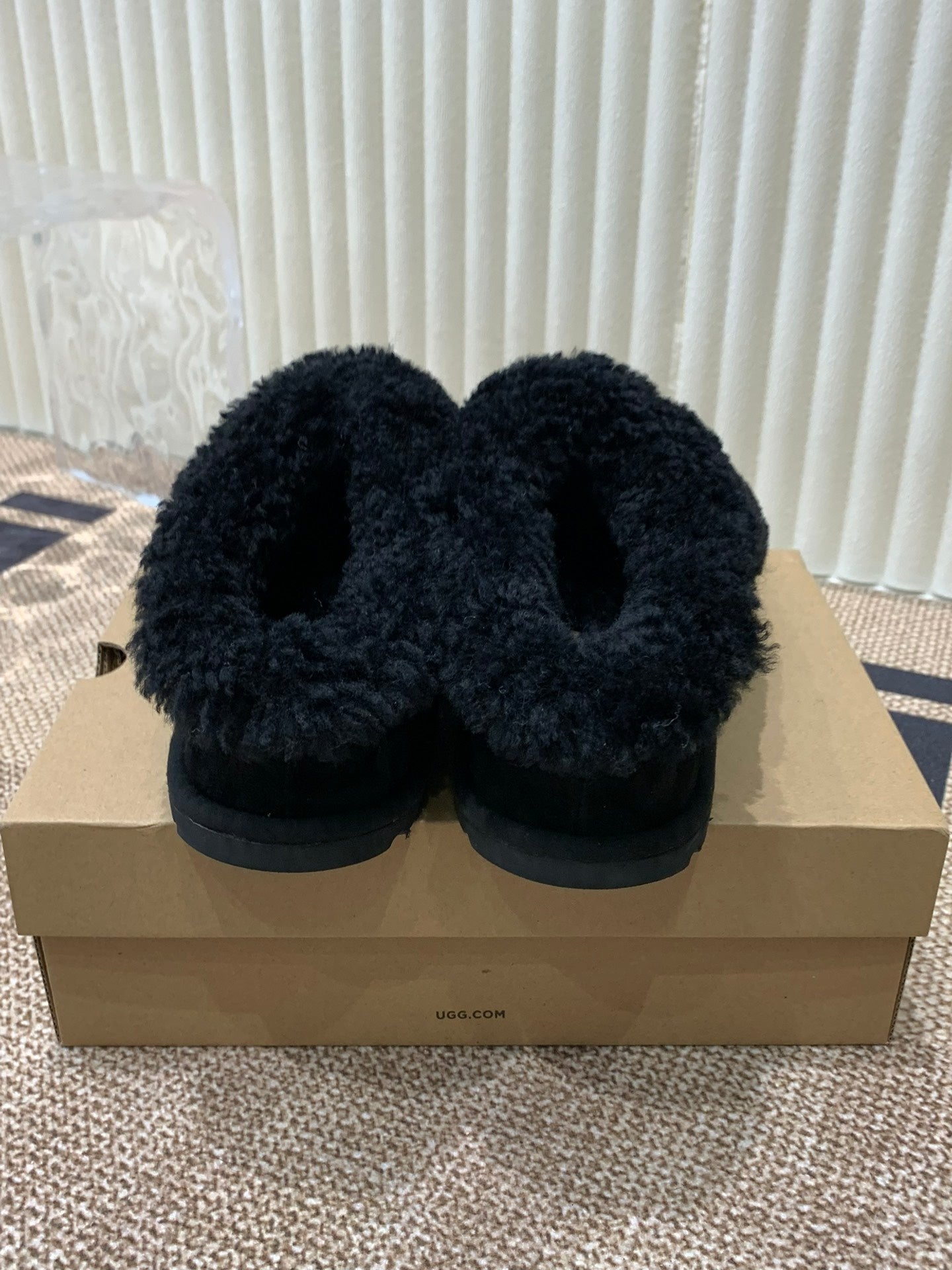 TASMAN MAXI CURLY IN BLACK SUEDE AND SHEARLING