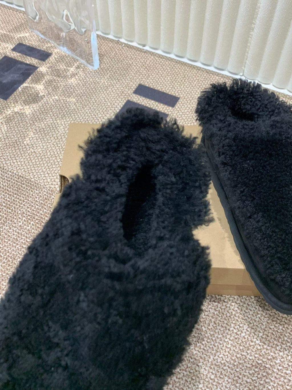 TASMAN MAXI CURLY IN BLACK SUEDE AND SHEARLING