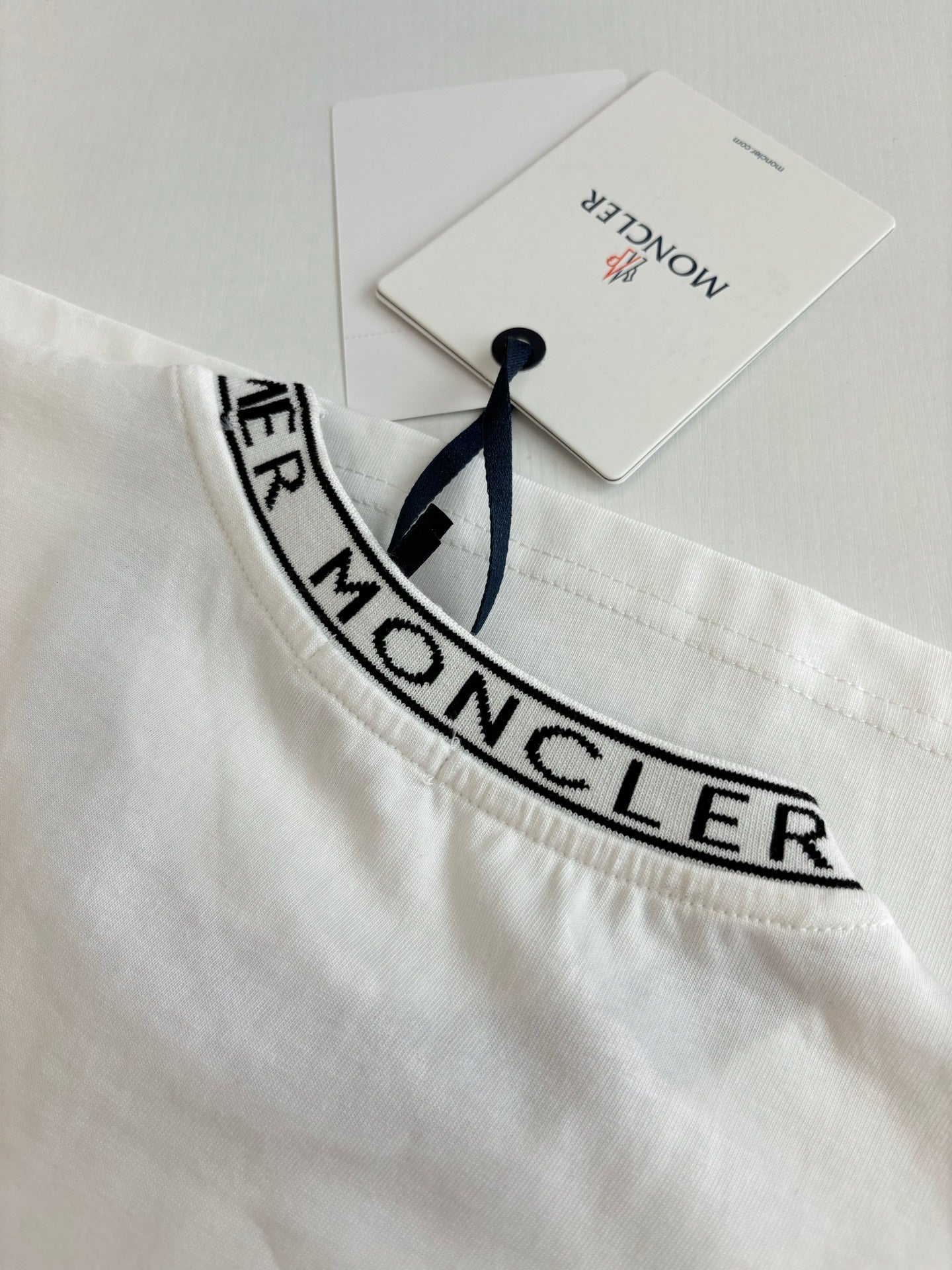 MONCLER 26S CREWNECK SHORT SLEEVE T-SHIRT 572