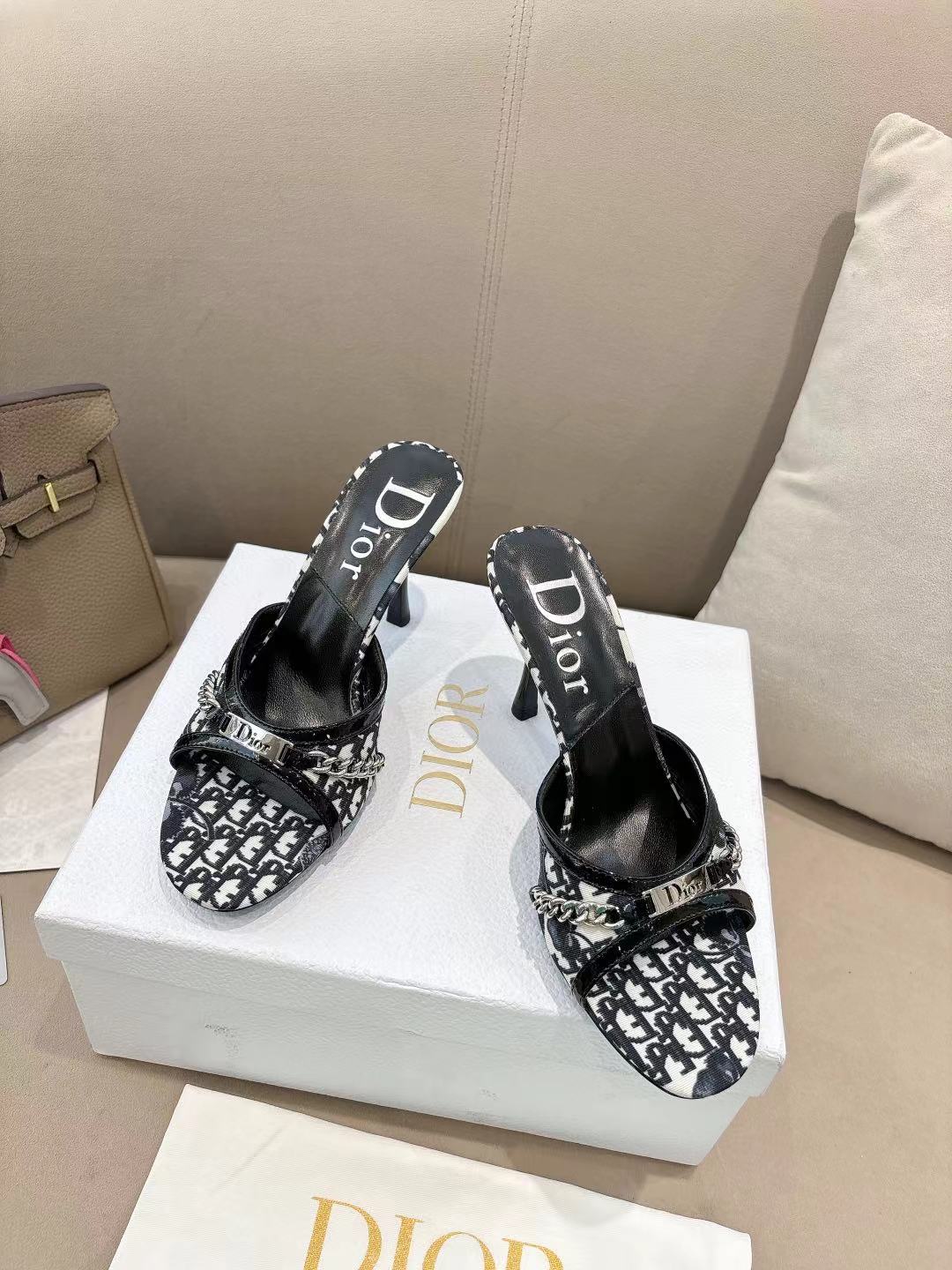 DIOR 26S KITTEN HEEL SLIDE SANDALS 85MM IN BLACK MONOGRAM CANVAS CALFSKIN CHAIN STRAP