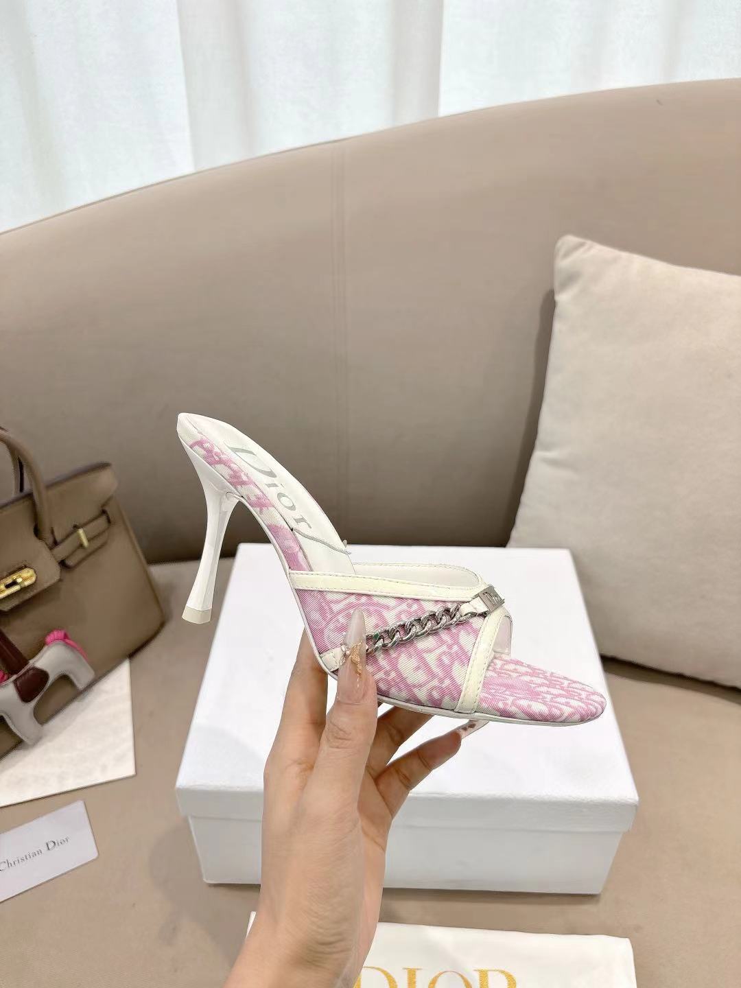 DIOR 26S KITTEN HEEL SLIDE SANDALS 85MM IN PINK MONOGRAM CANVAS CALFSKIN CHAIN STRAP