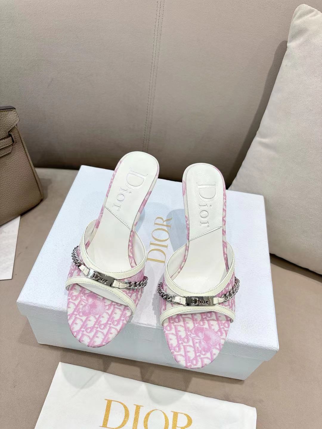 DIOR 26S KITTEN HEEL SLIDE SANDALS 85MM IN PINK MONOGRAM CANVAS CALFSKIN CHAIN STRAP