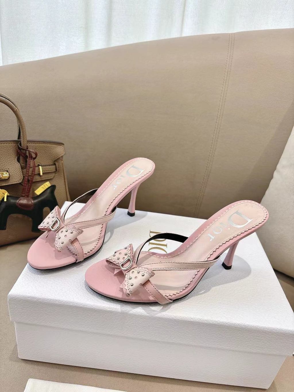 DIOR 26S KITTEN HEEL SANDALS 85MM IN PINK CALFSKIN BOW STUDDED