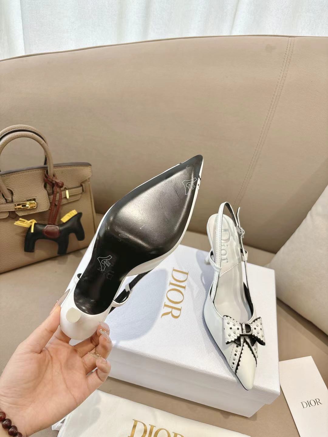 DIOR 26S SLINGBACK KITTEN HEEL PUMPS 85MM IN WHITE CALFSKIN STUDDED BOW STRAP