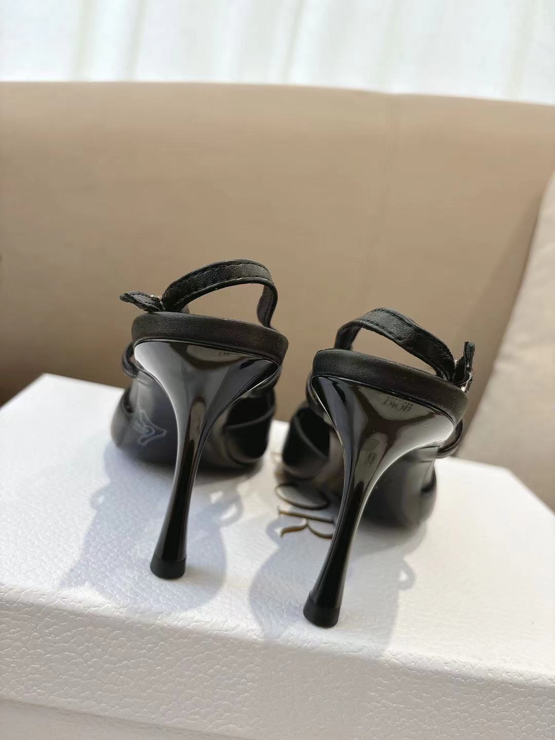 DIOR 26S SLINGBACK KITTEN HEEL PUMPS 85MM IN BLACK CALFSKIN STUDDED BOW STRAP