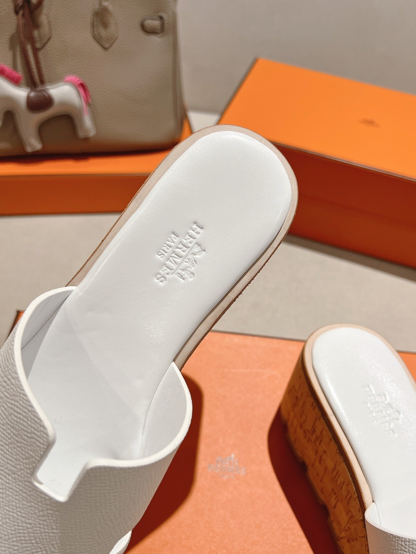 HM 25S HIGH WEDGE SANDALS IN WHITE LAMBSKIN STYLE 34