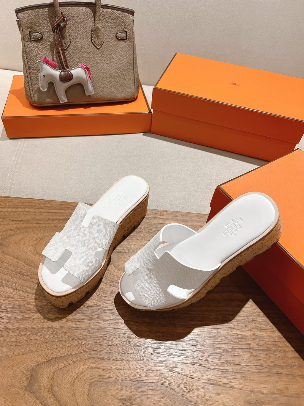 HM 25S HIGH WEDGE SANDALS IN WHITE LAMBSKIN STYLE 34